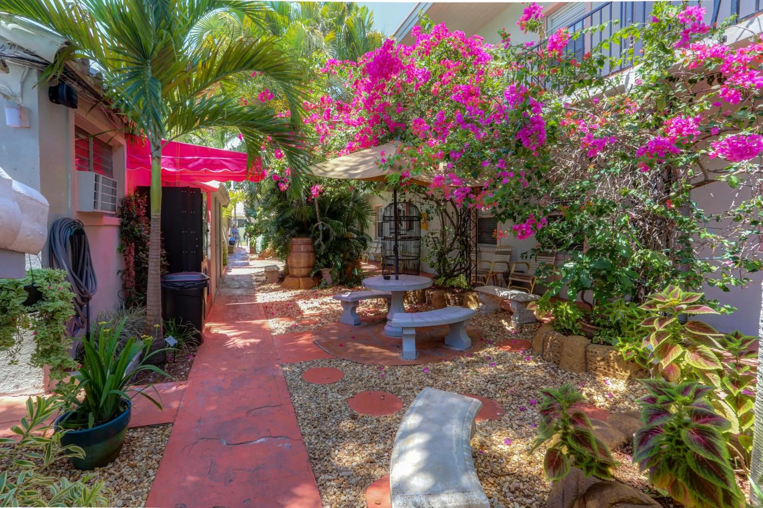 Property building in Richard's Motel