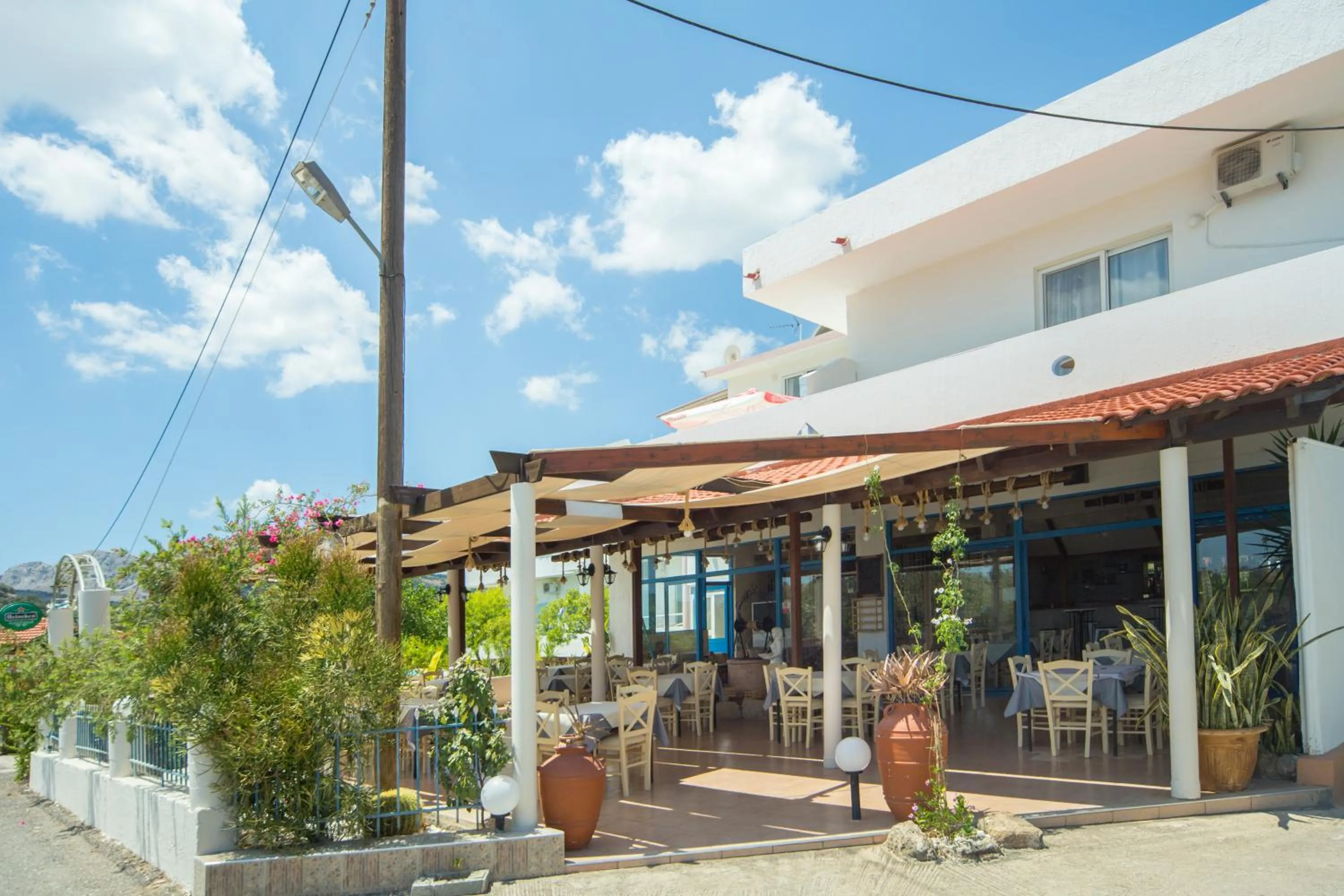 Restaurant/places to eat in Sea Harmony