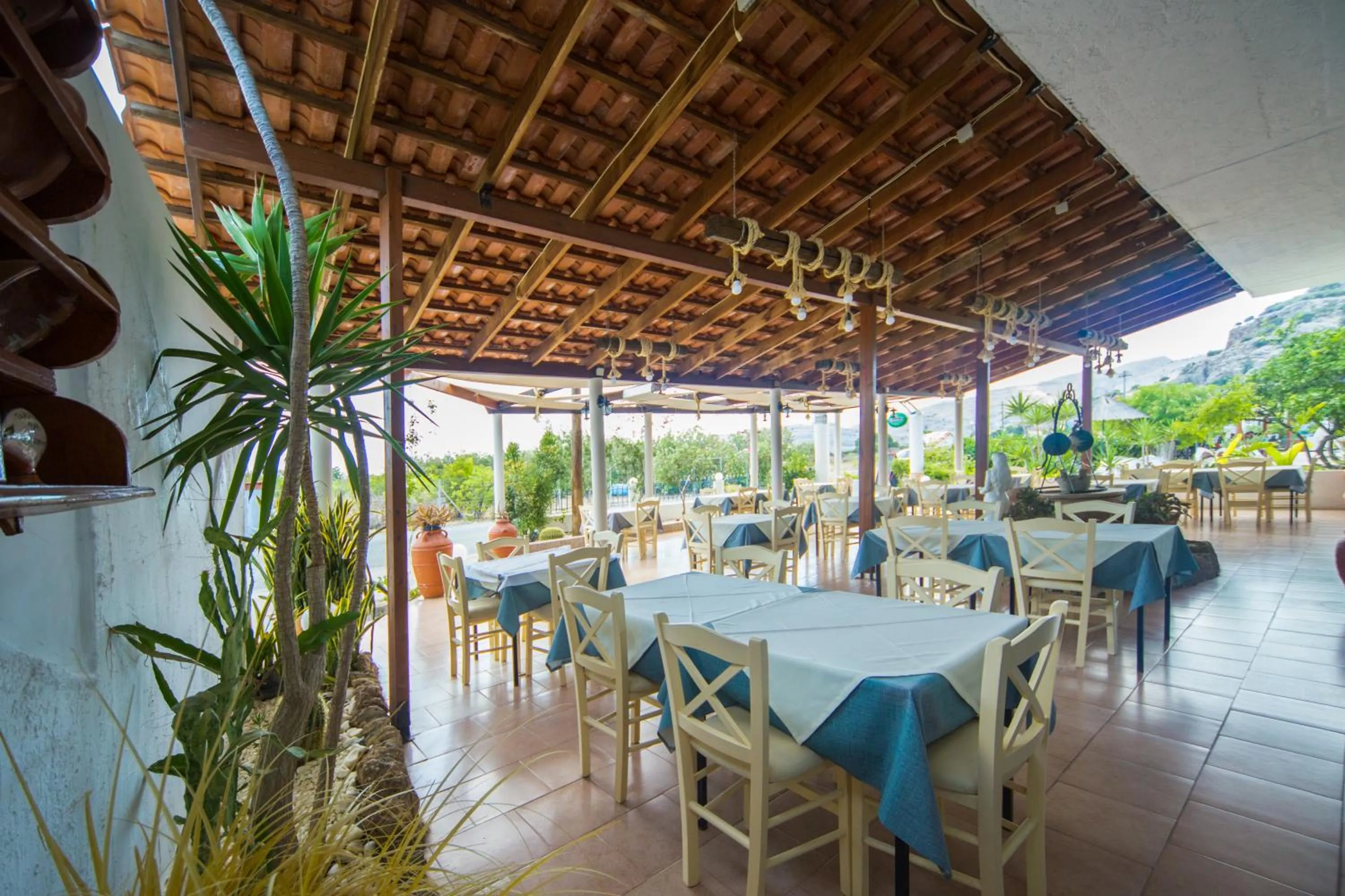 Restaurant/places to eat in Sea Harmony