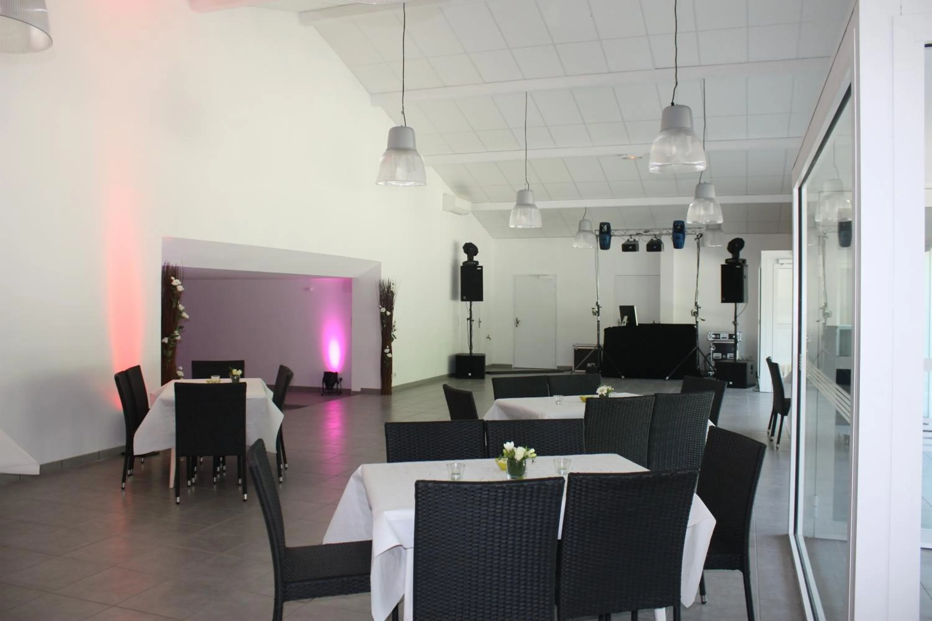 Evening entertainment in Cap Océan