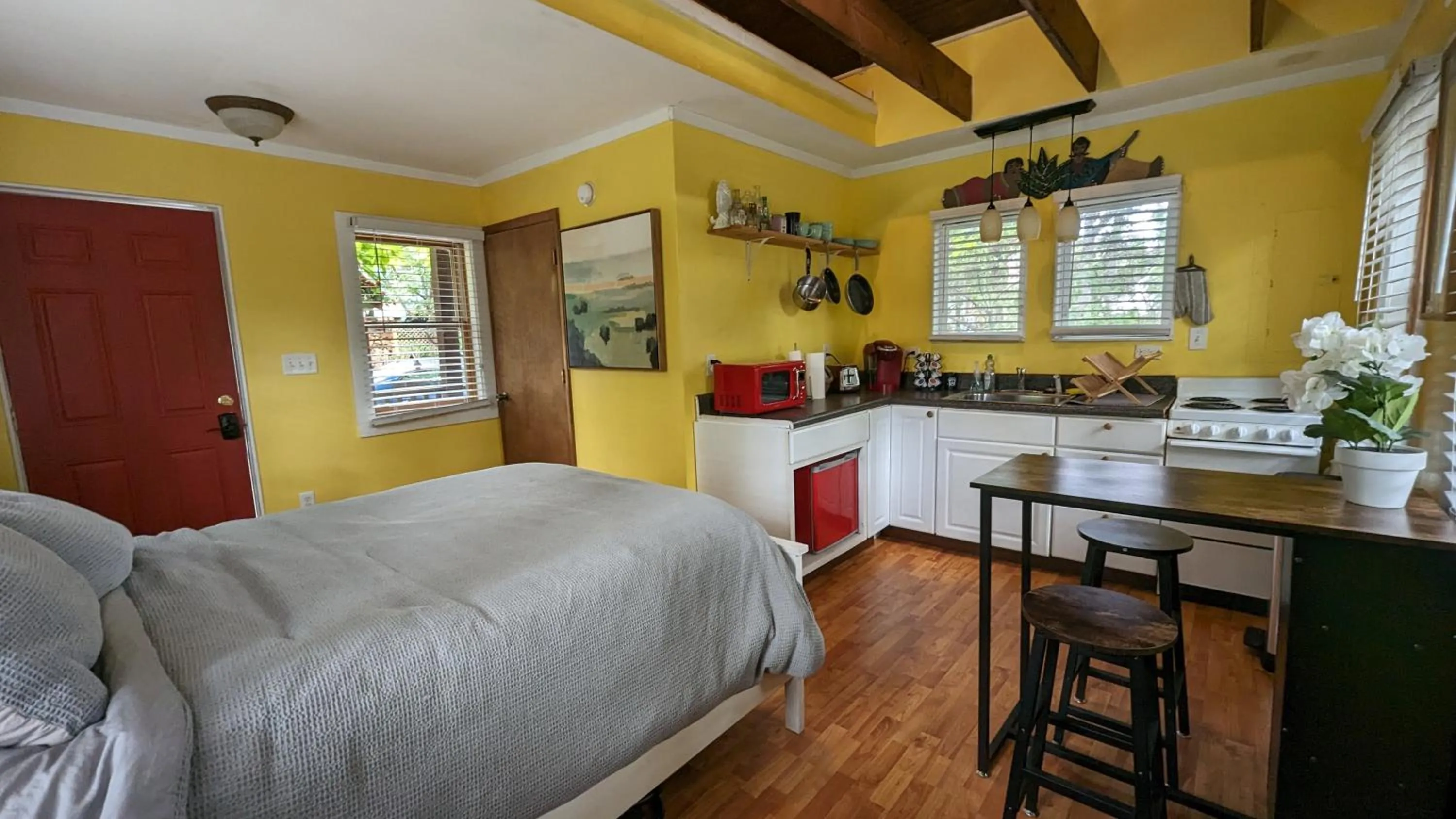 Bon Paul & Sharky's Hostel