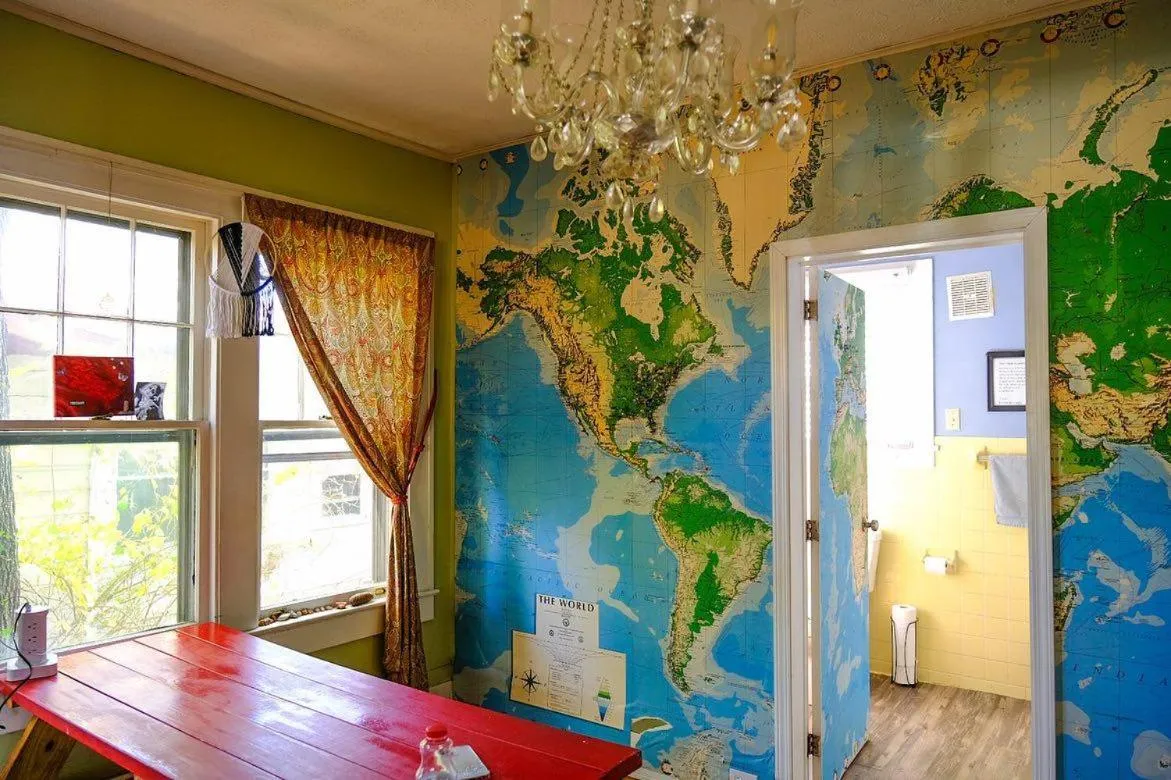 Bon Paul & Sharky's Hostel