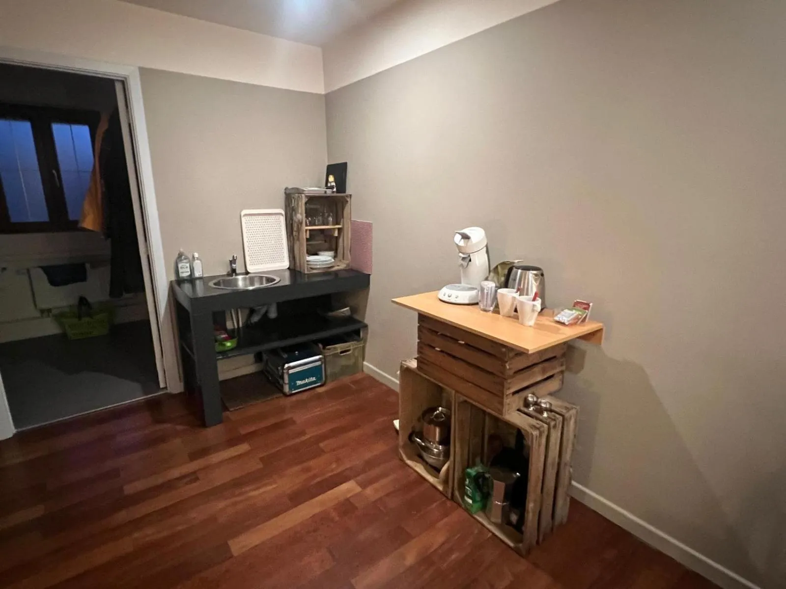 Kitchen or kitchenette in Because the Night city lodge