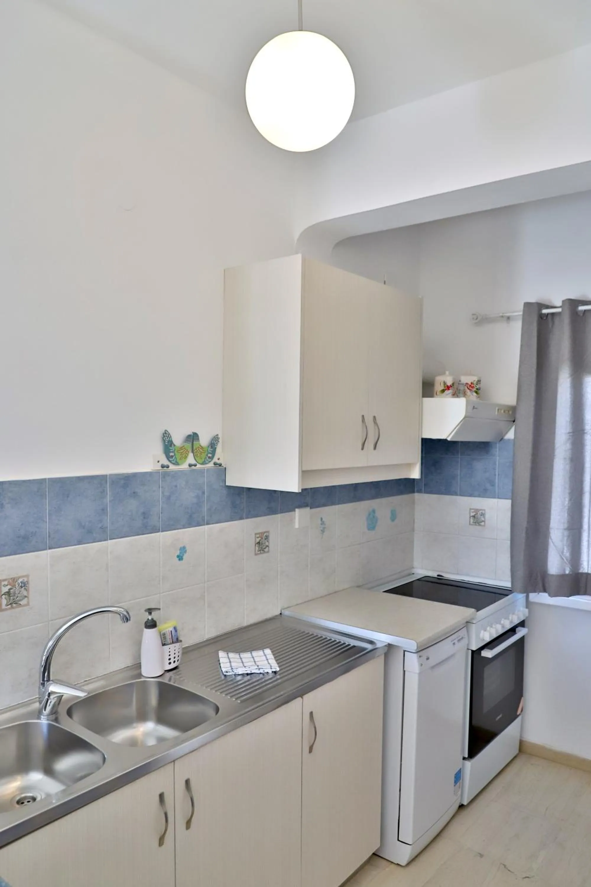 Helios Studios & Apartments