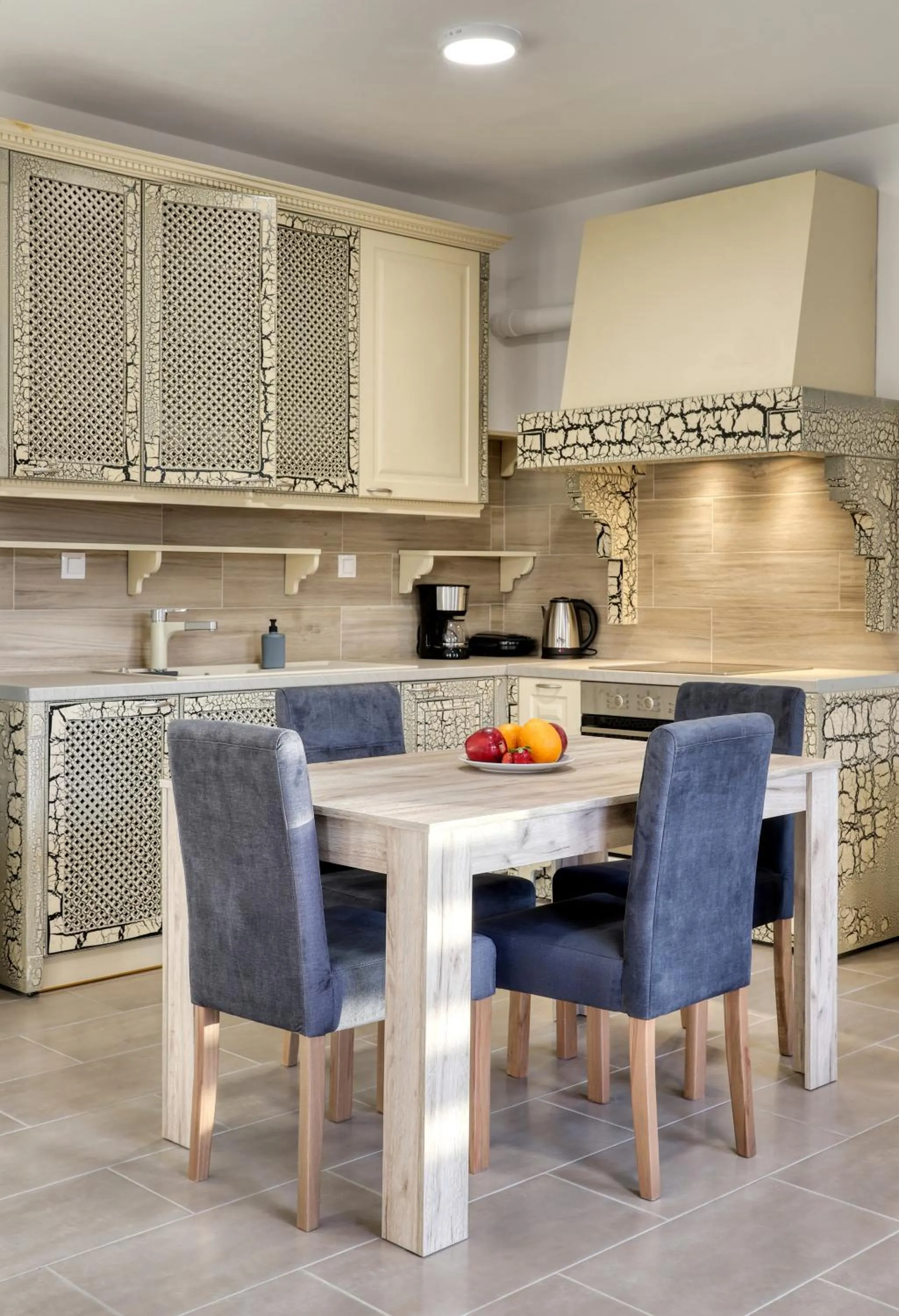 Helios Studios & Apartments