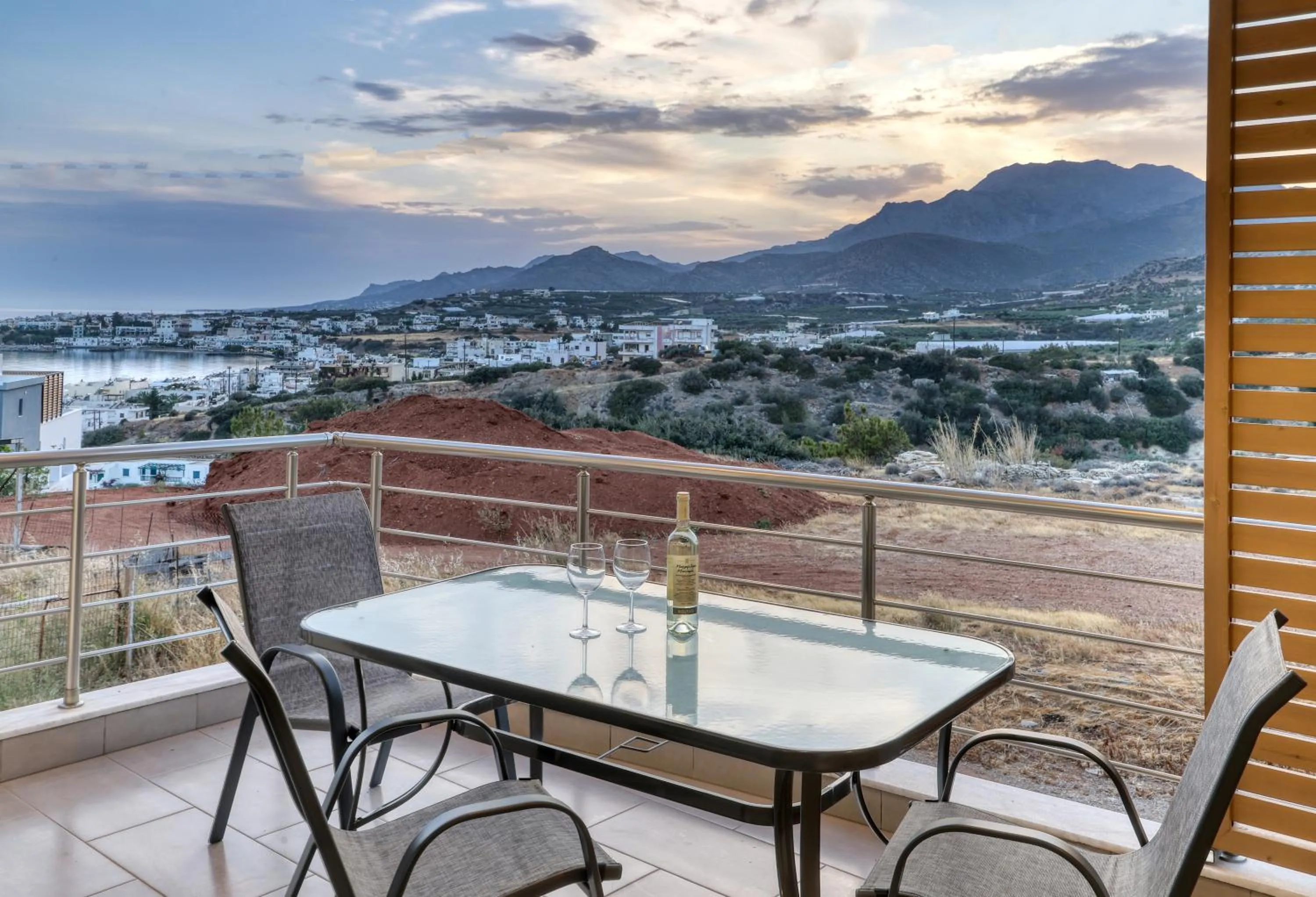 Helios Studios & Apartments