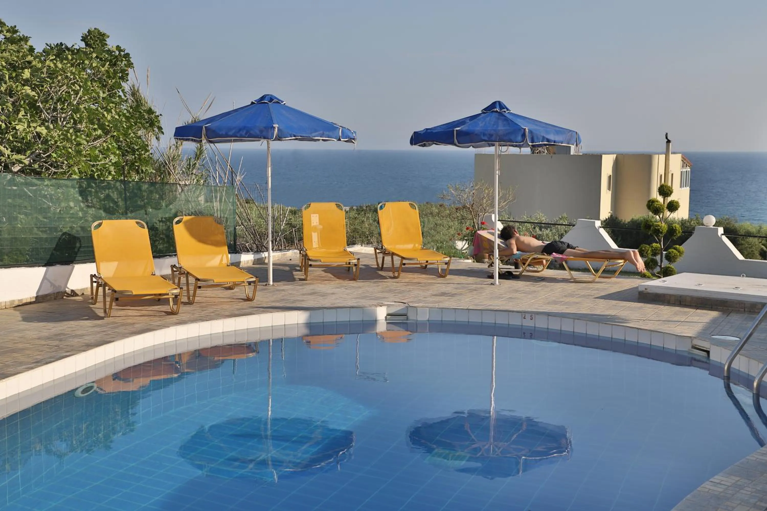 Helios Studios & Apartments