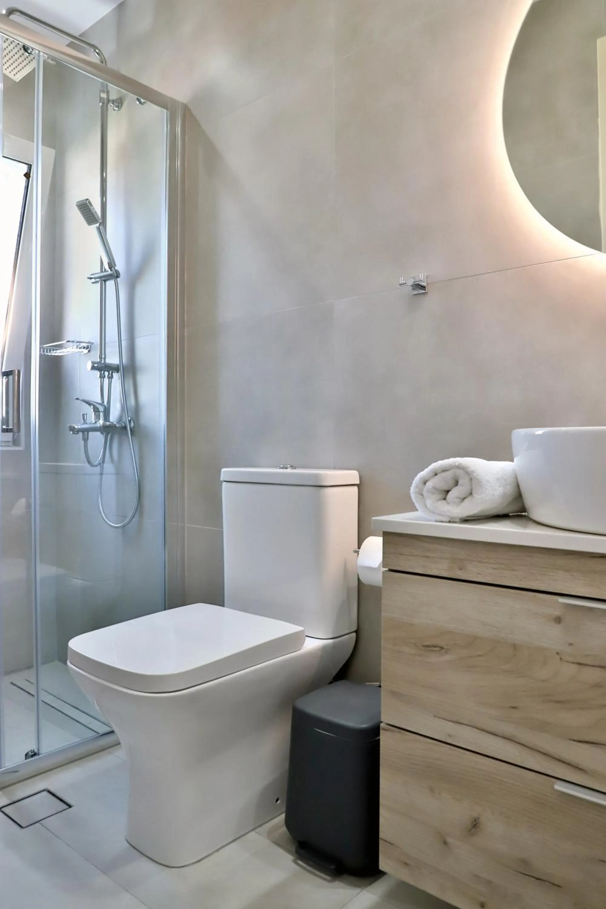 Helios Studios & Apartments