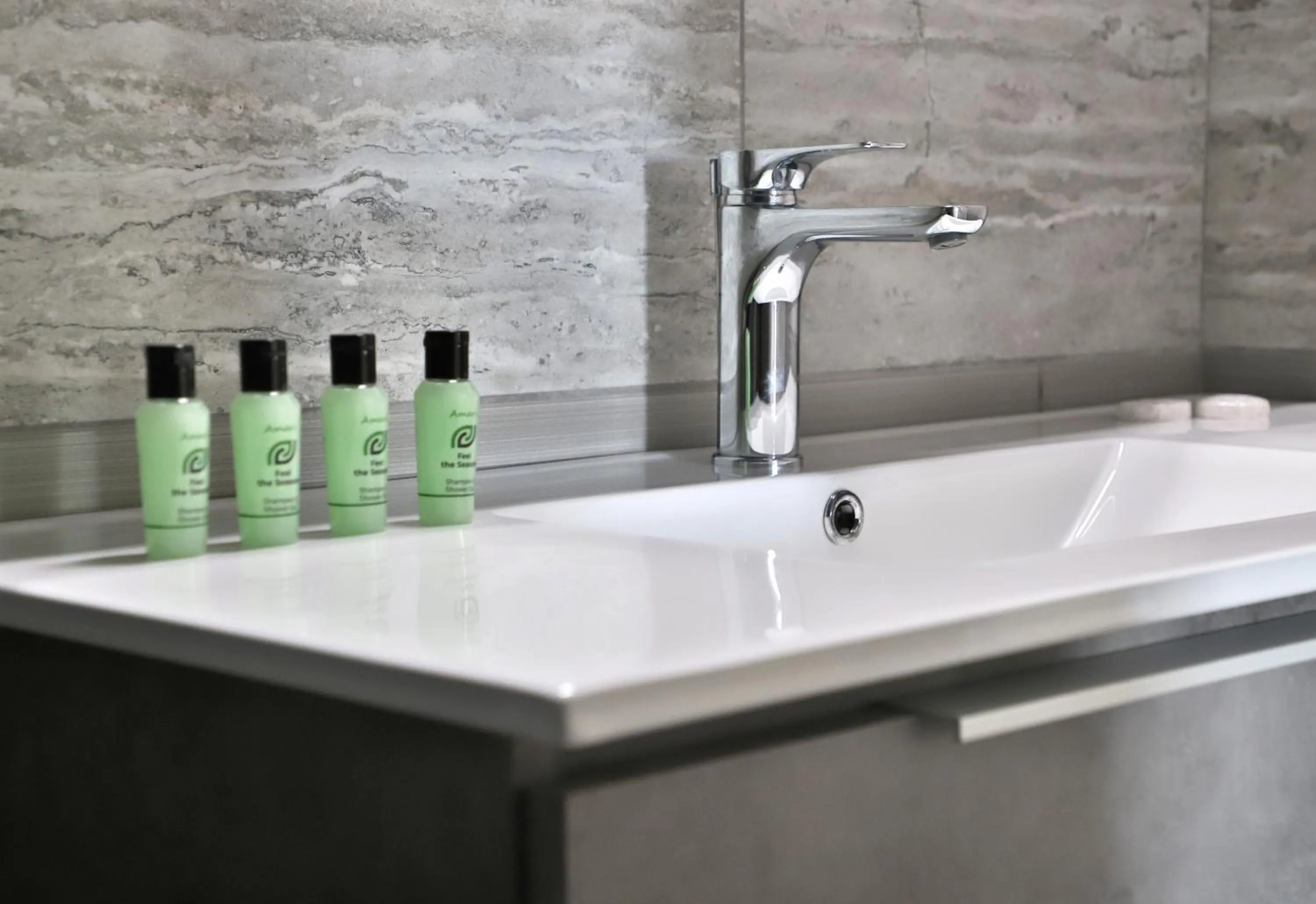 Helios Studios & Apartments