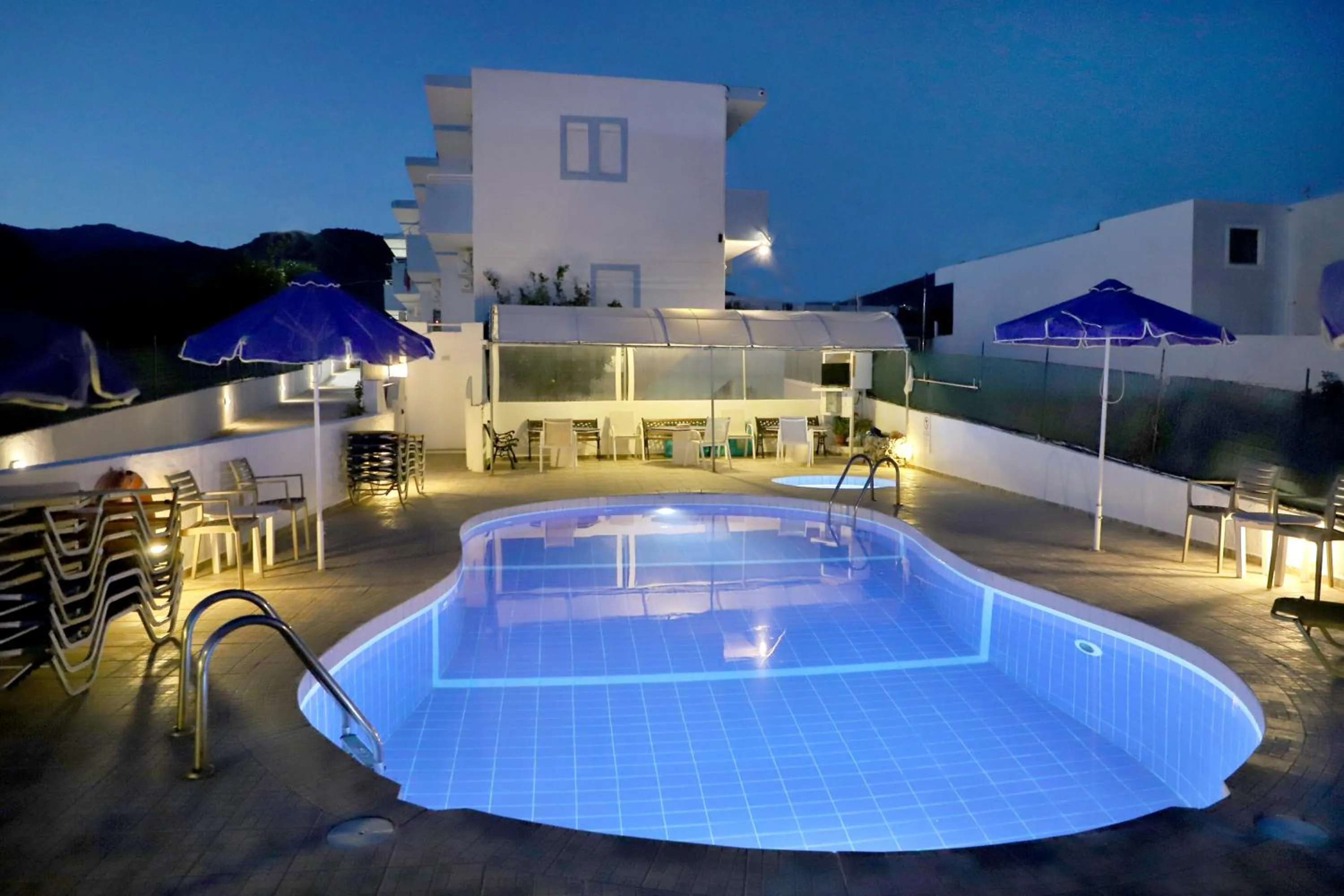 Helios Studios & Apartments