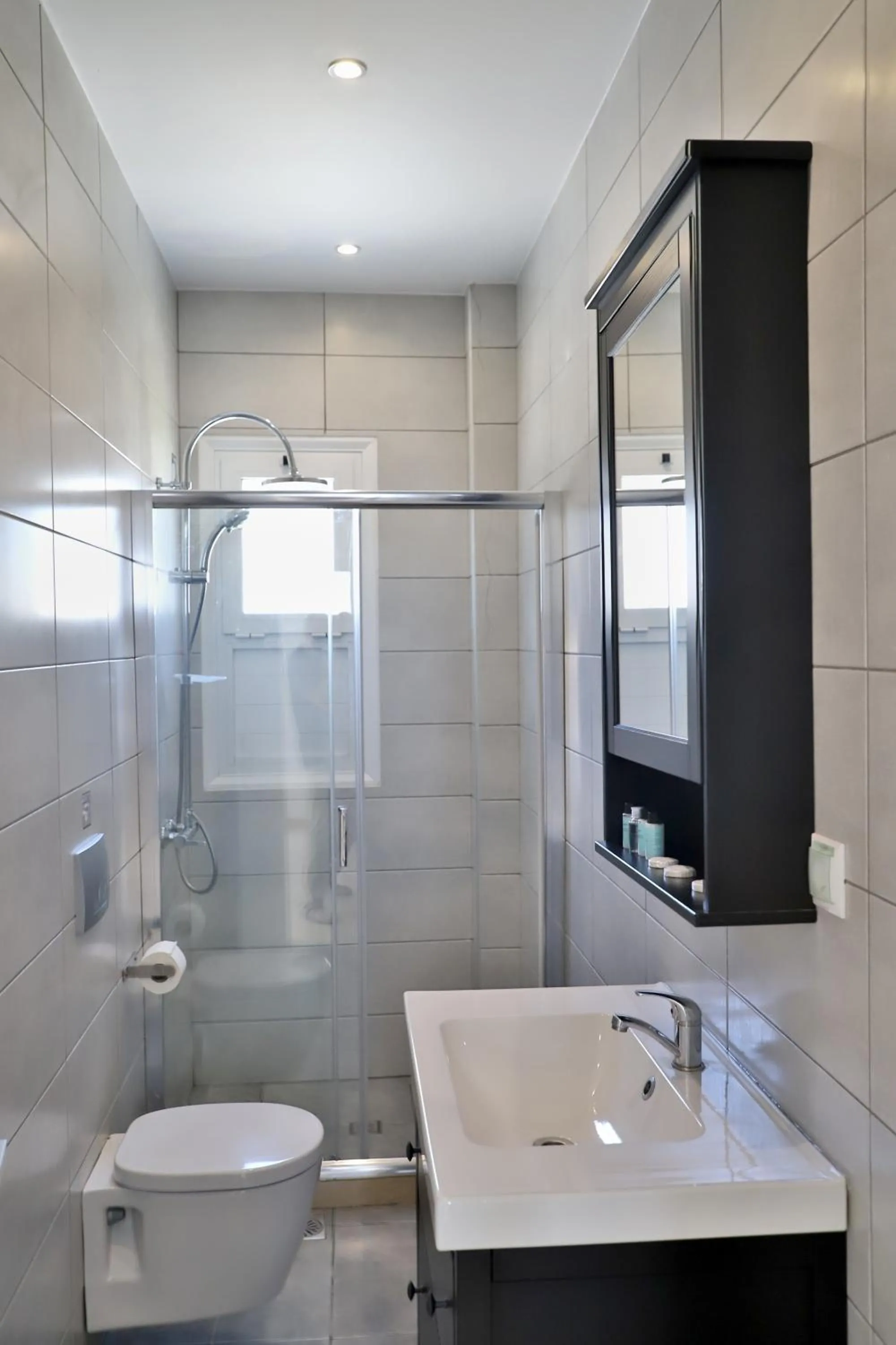 Helios Studios & Apartments