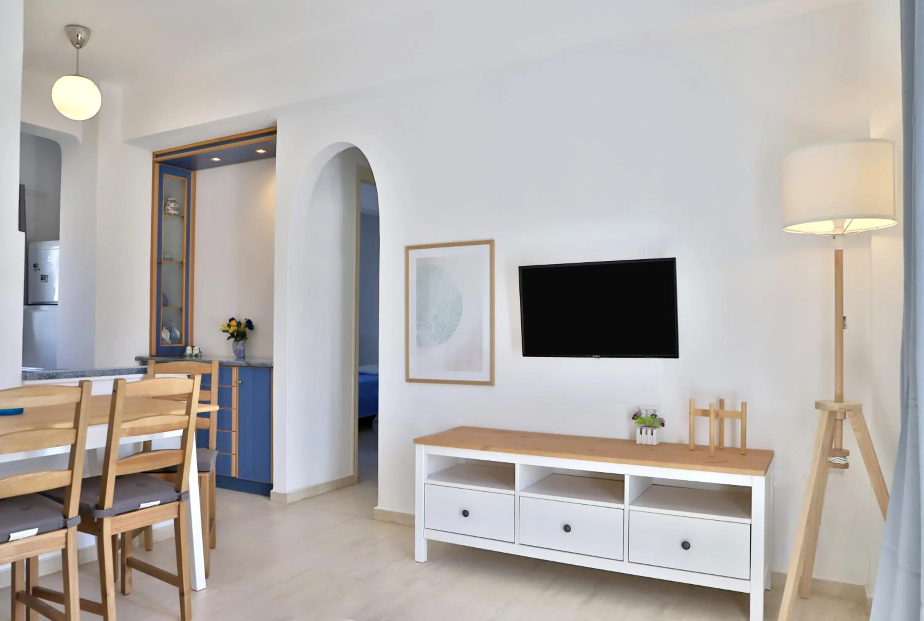 Helios Studios & Apartments