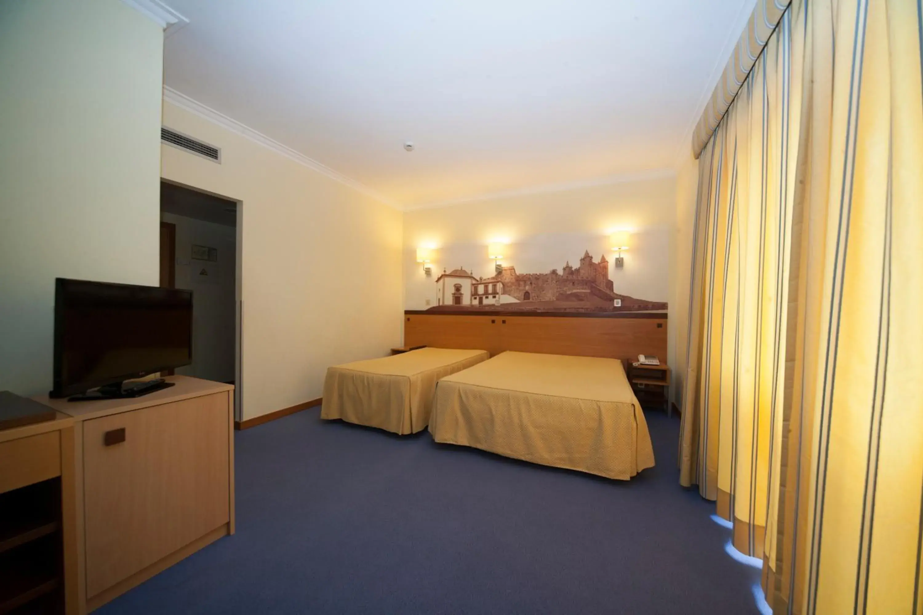 Family Room with Free Health Club Access (4 Adults) in Hotel Feira Pedra Bela Family Room with Free Health Club Access (4 Adults) in Hotel Feira Pedra Bela