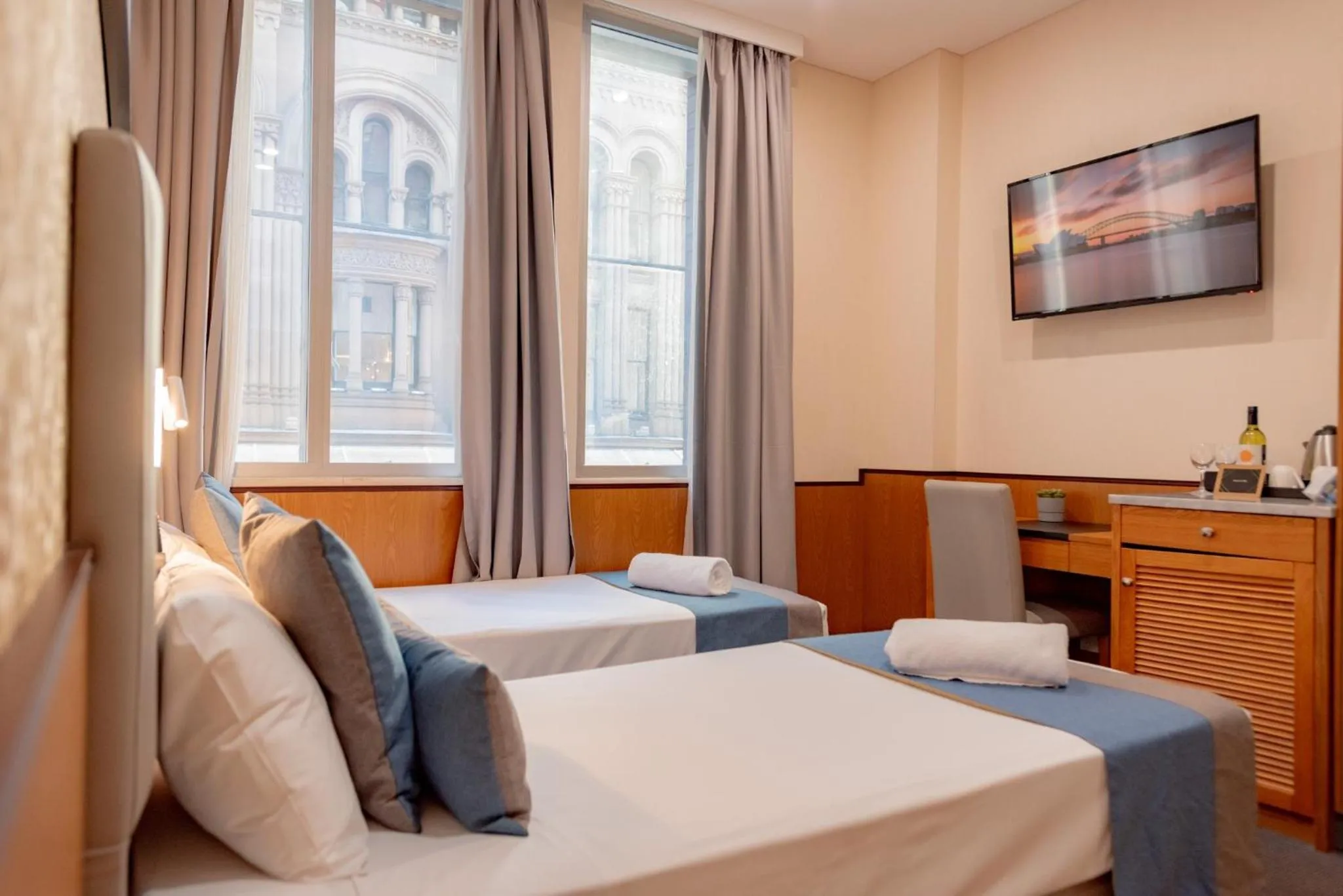 Bedroom, Bed in YEHS Hotel Sydney QVB