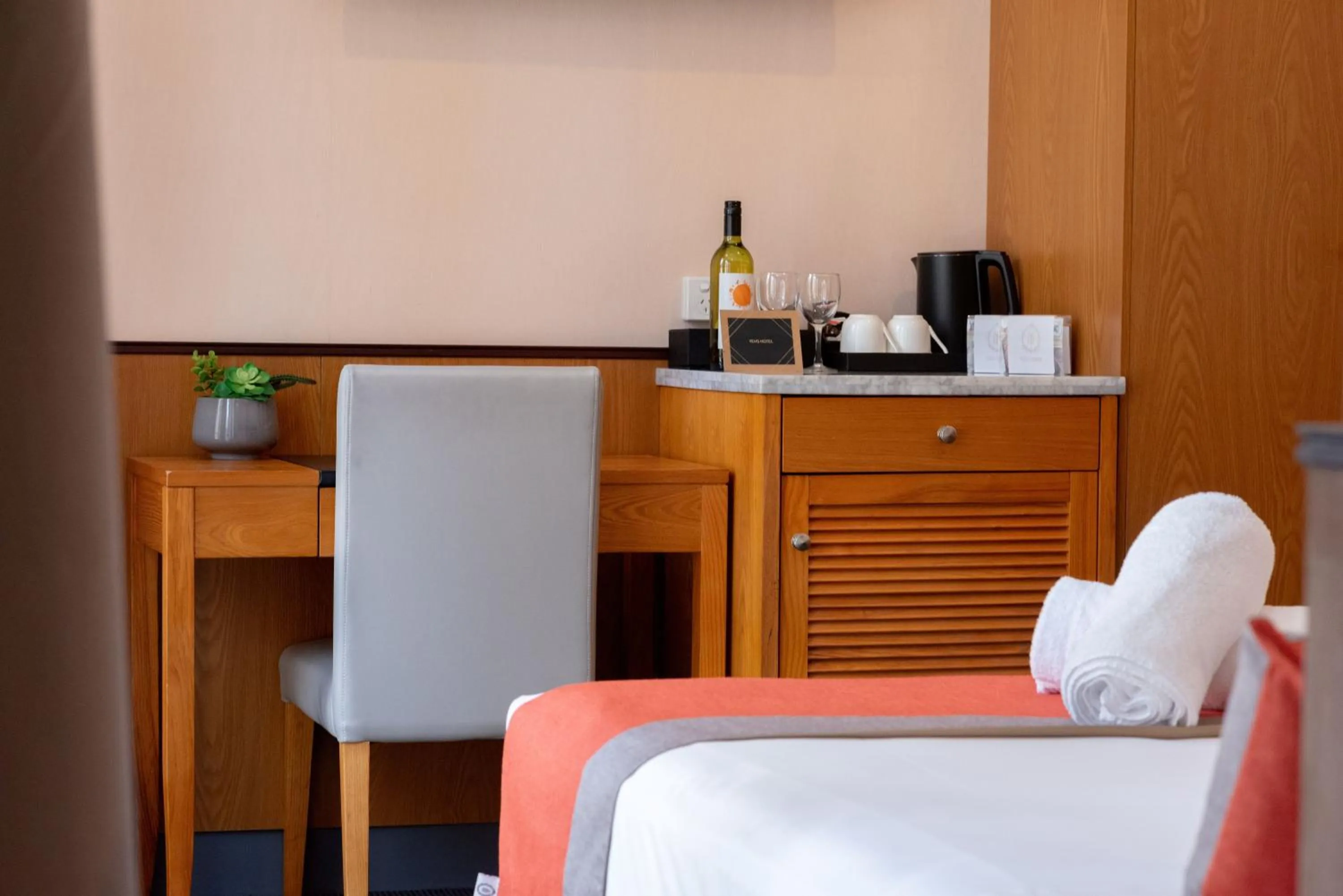 Bedroom, Bed in YEHS Hotel Sydney QVB