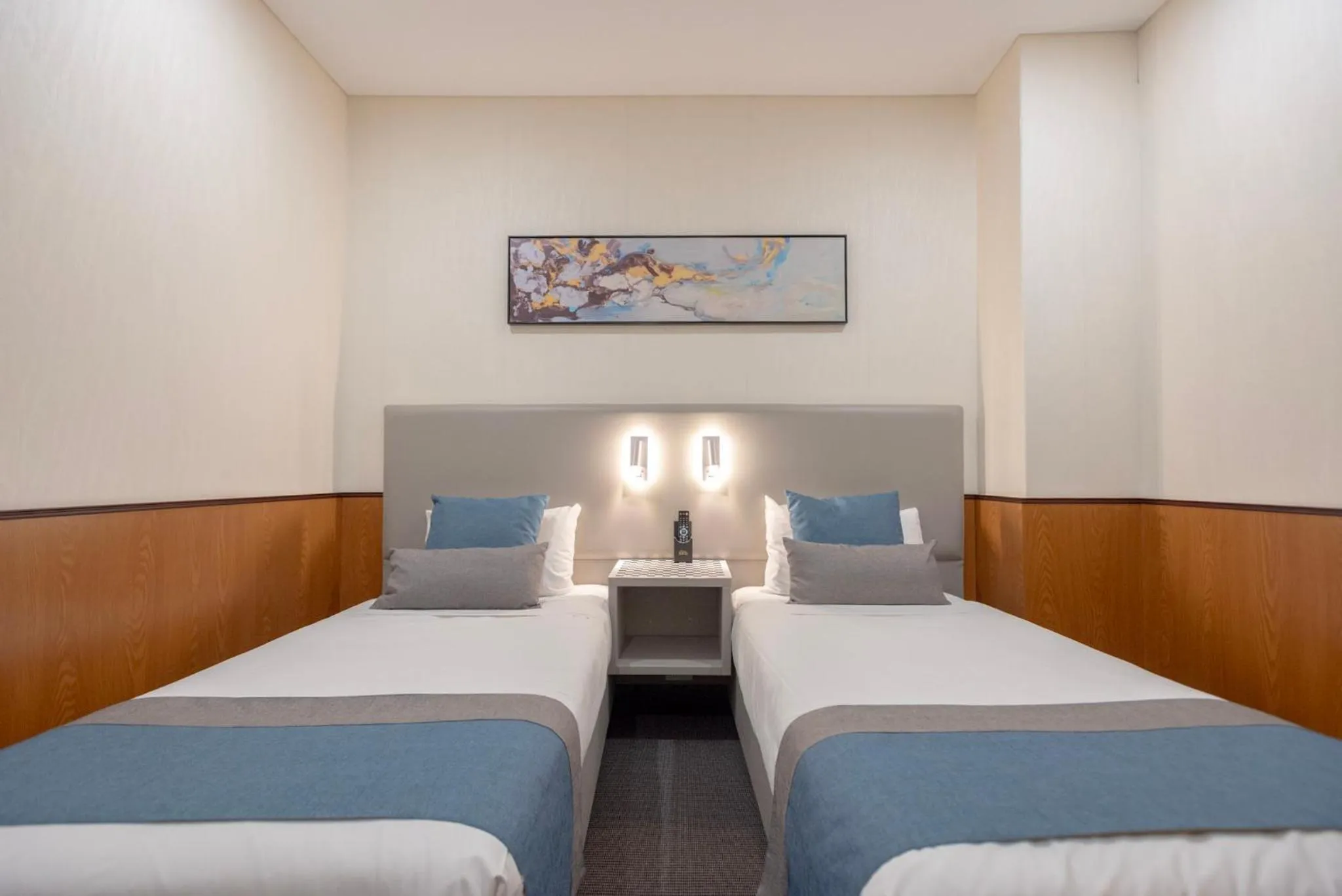 Bed in YEHS Hotel Sydney QVB