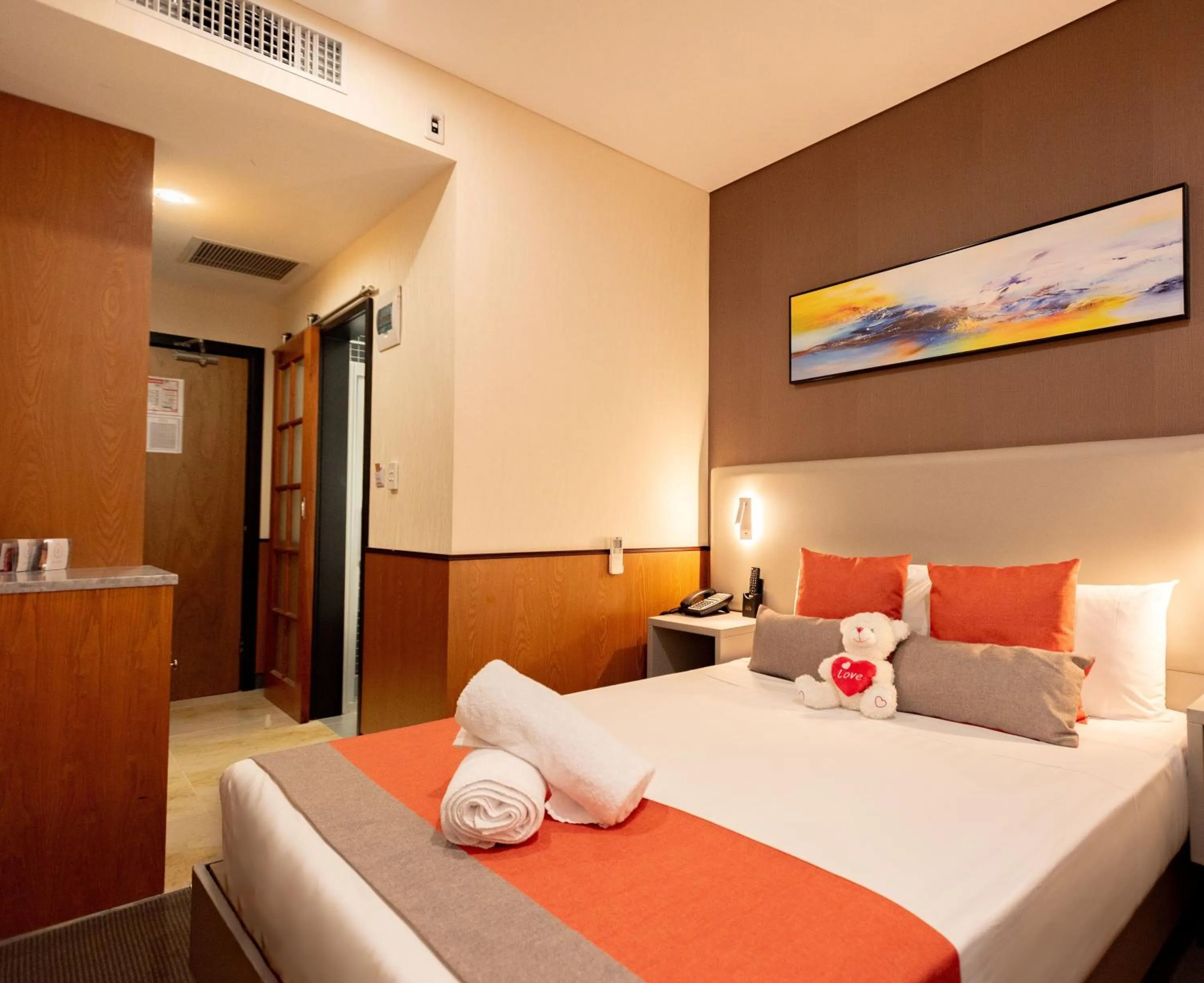 Bed in YEHS Hotel Sydney QVB