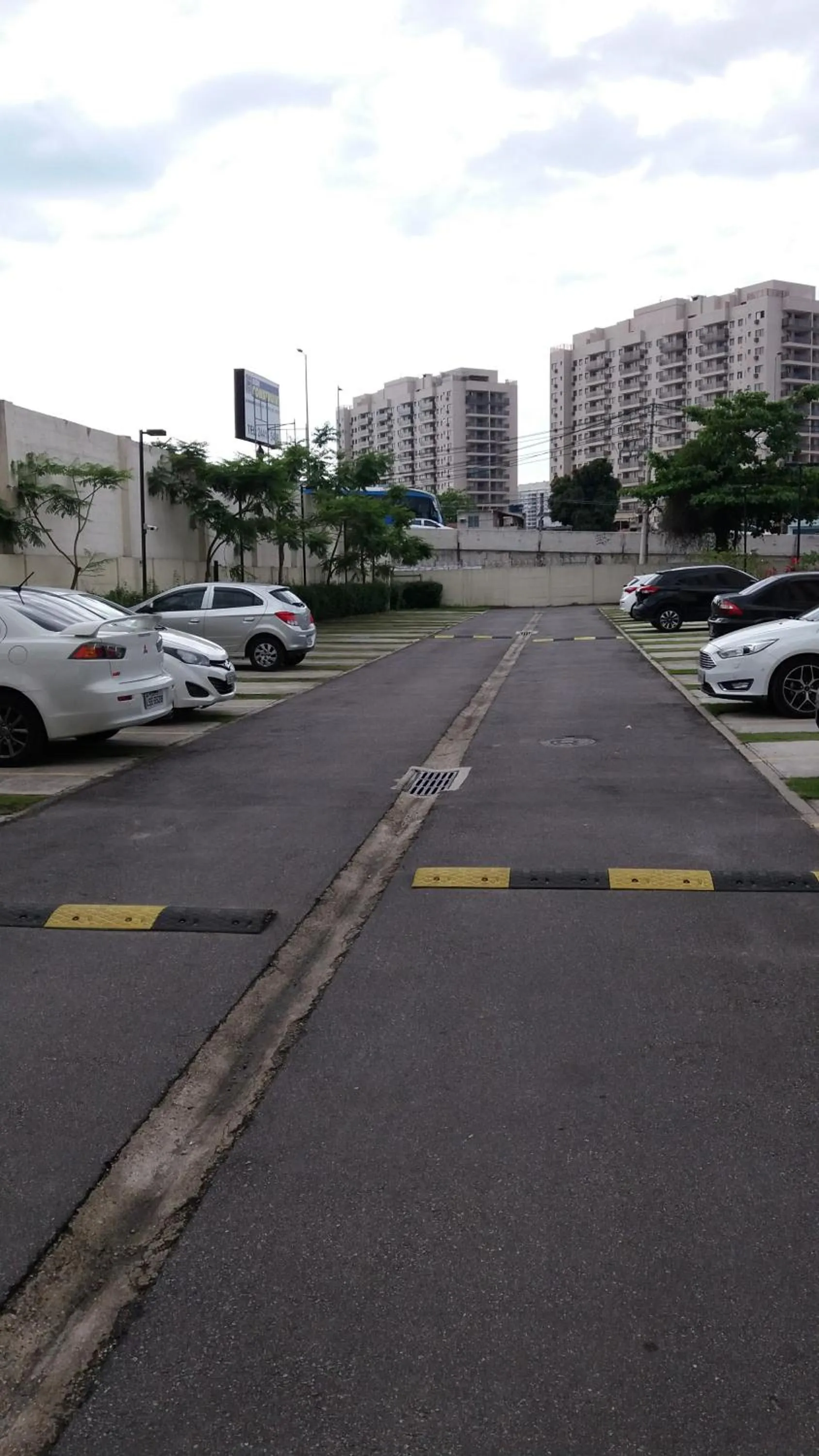 Parking in Ap 2 suítes perto Projac Riocentro Parque Olímpico Rock in Rio