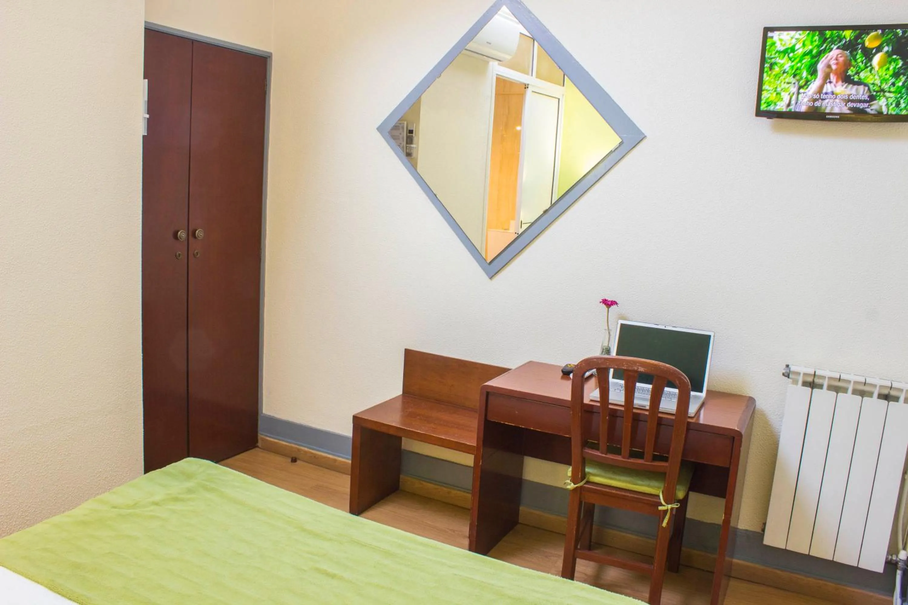 Bedroom, Bed in Hotel Estoril Porto