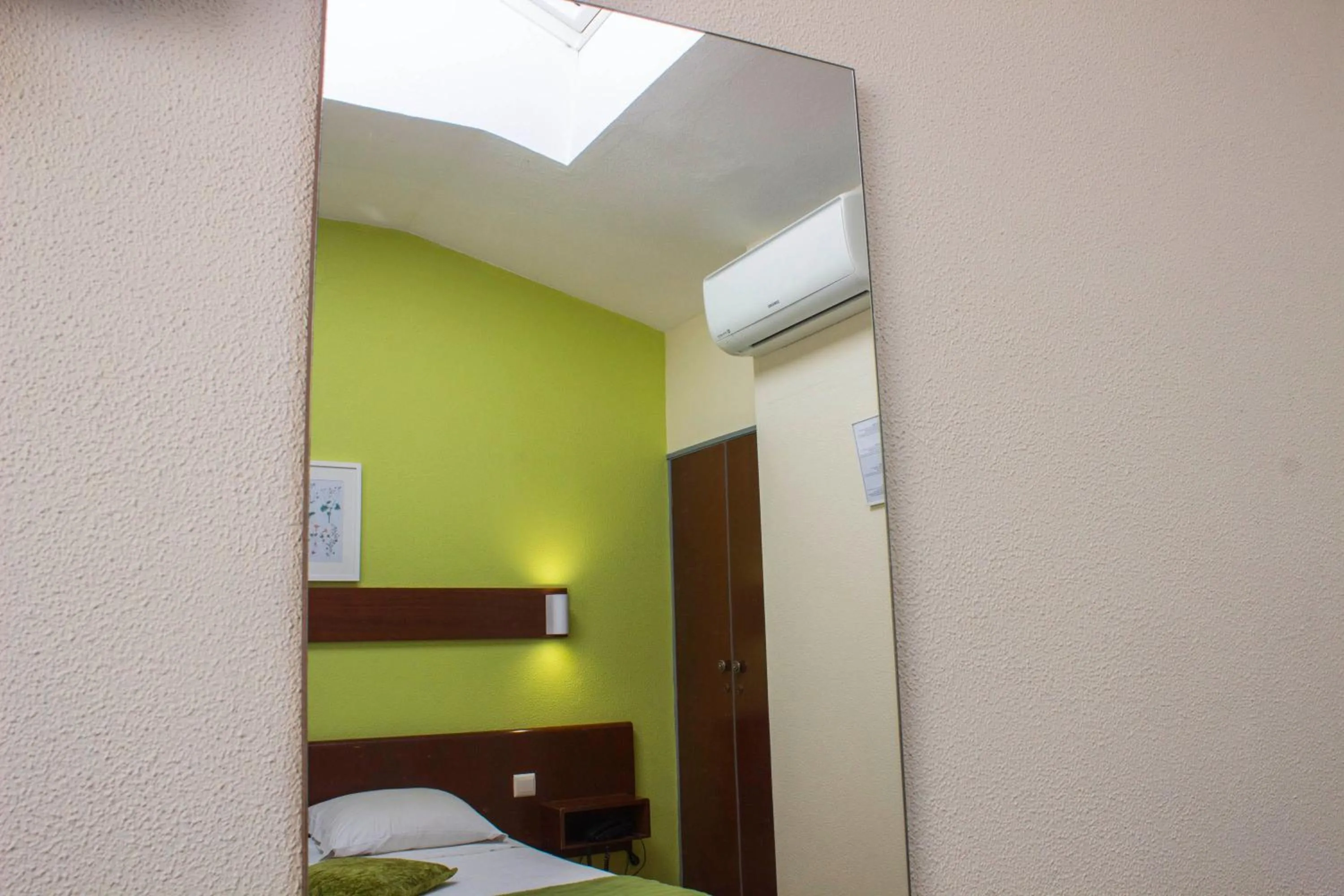 Bedroom, Bed in Hotel Estoril Porto