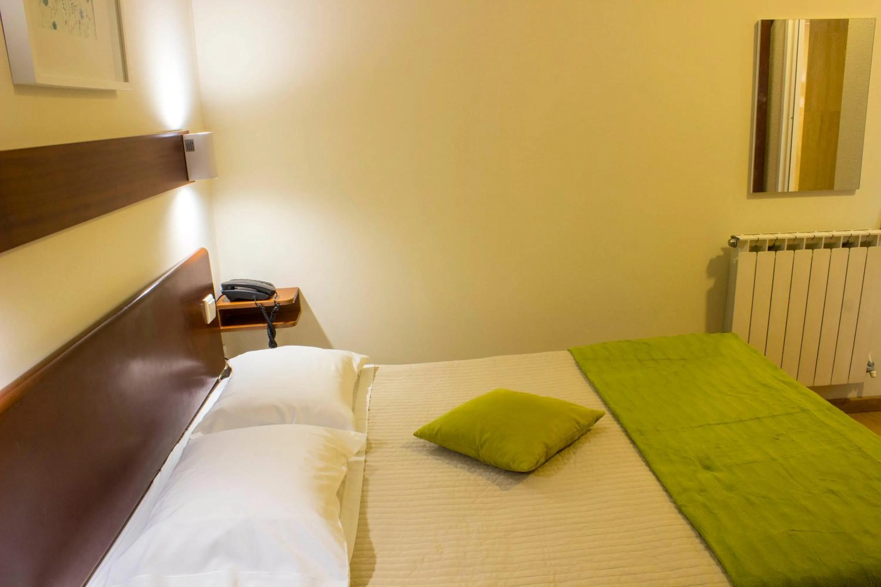 Bed in Hotel Estoril Porto