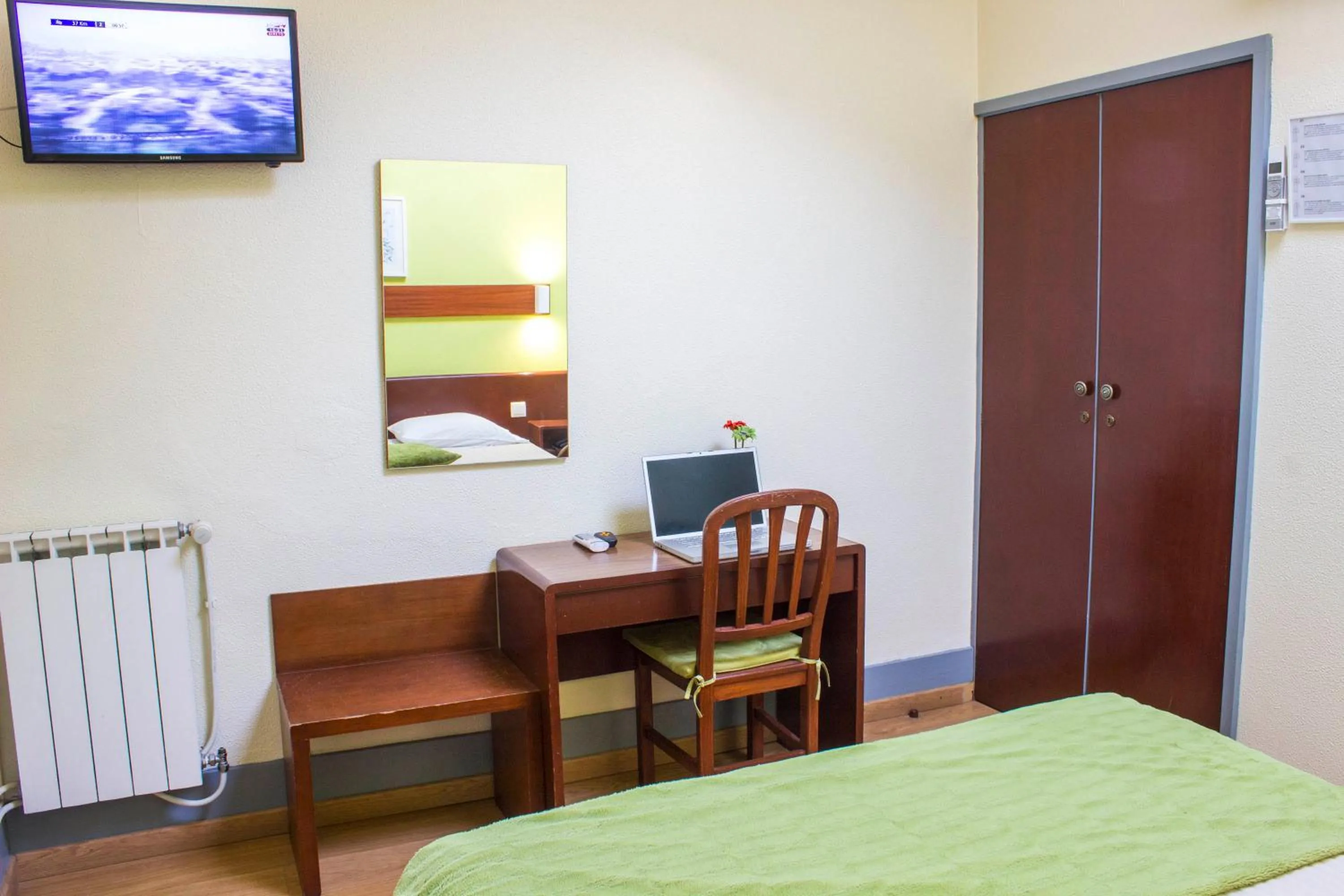 Bed in Hotel Estoril Porto