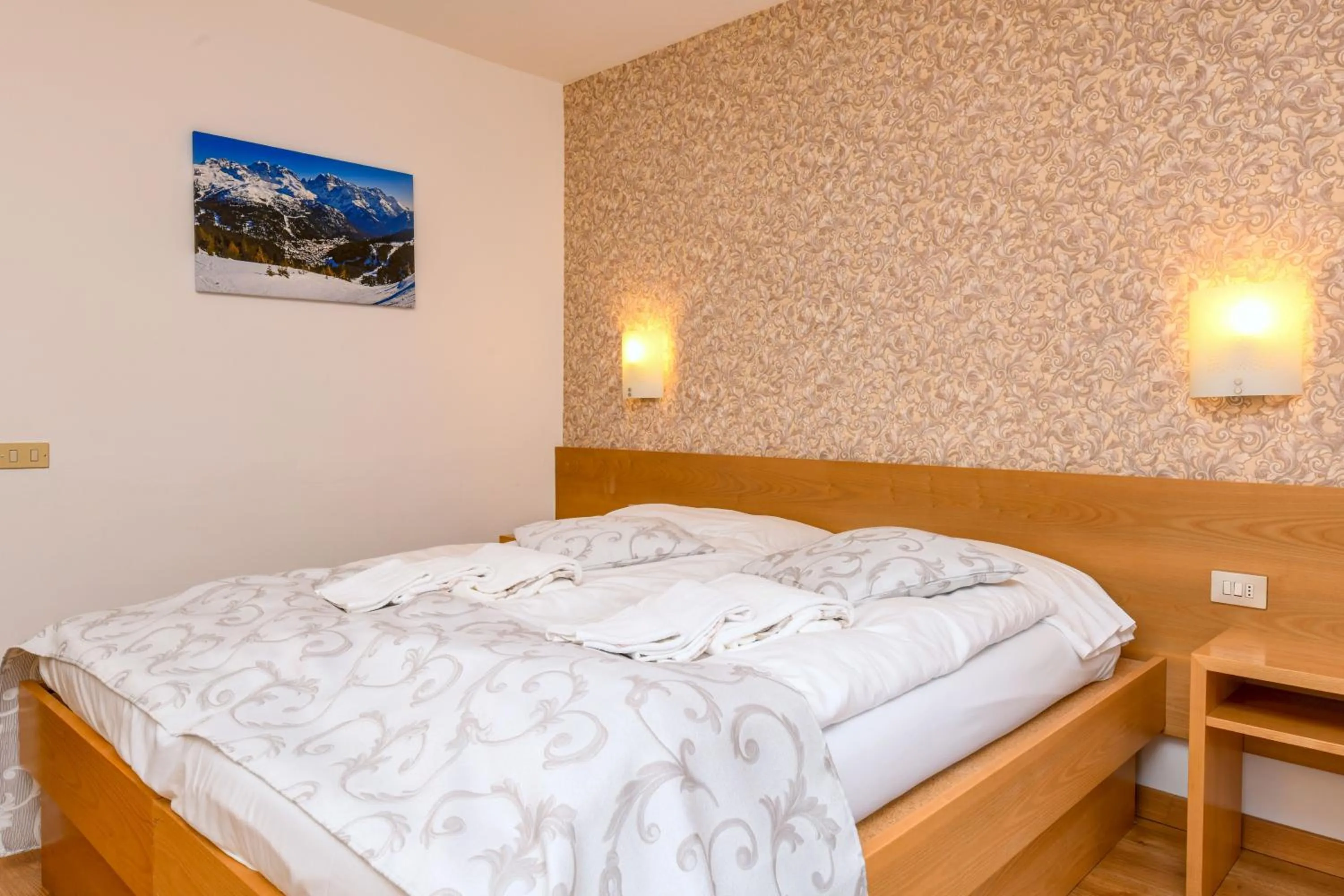 Bathroom, Bed in Bepy Hotel Garni
