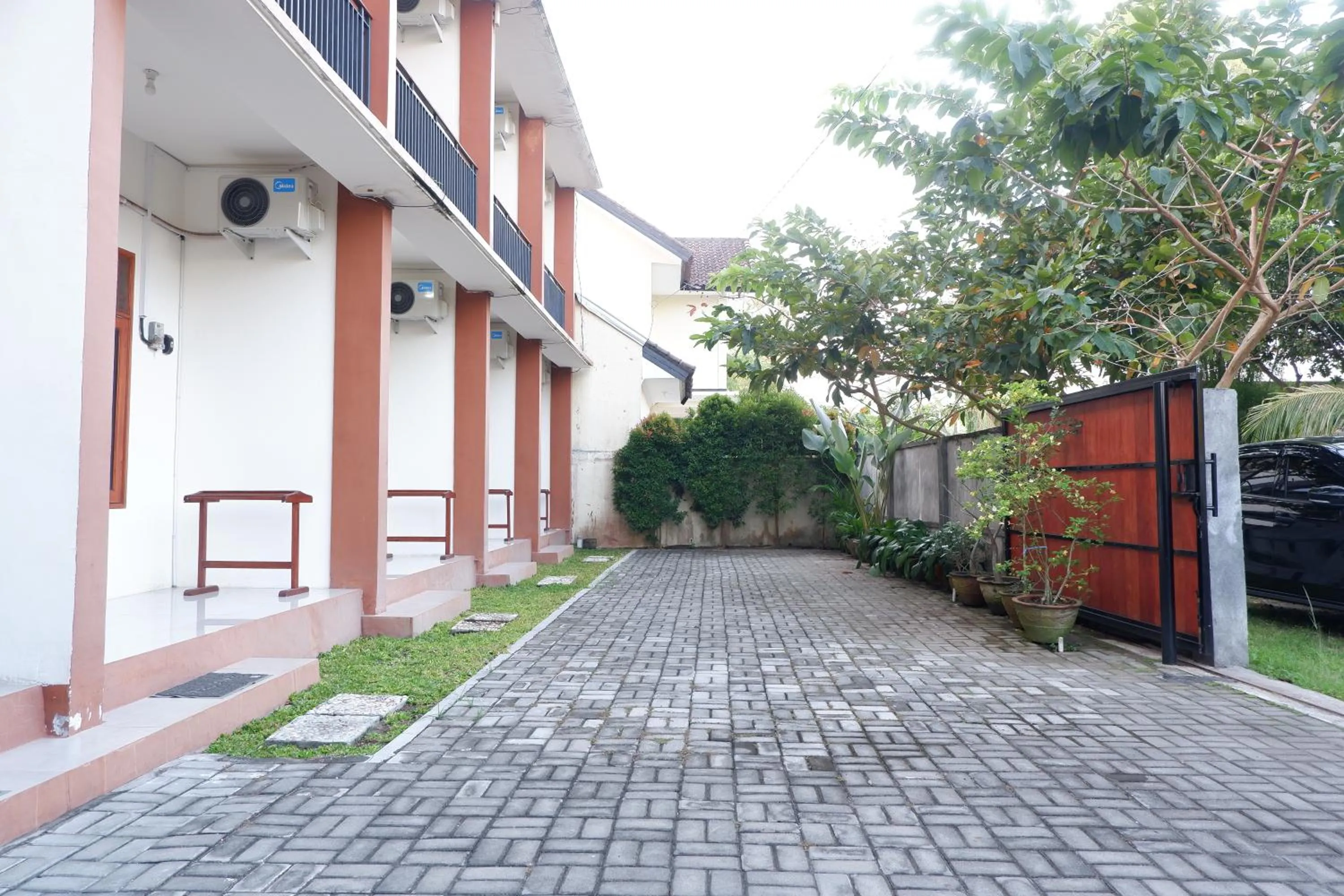 Property building in Reddoorz at Bale Eja Syariah Senggigi