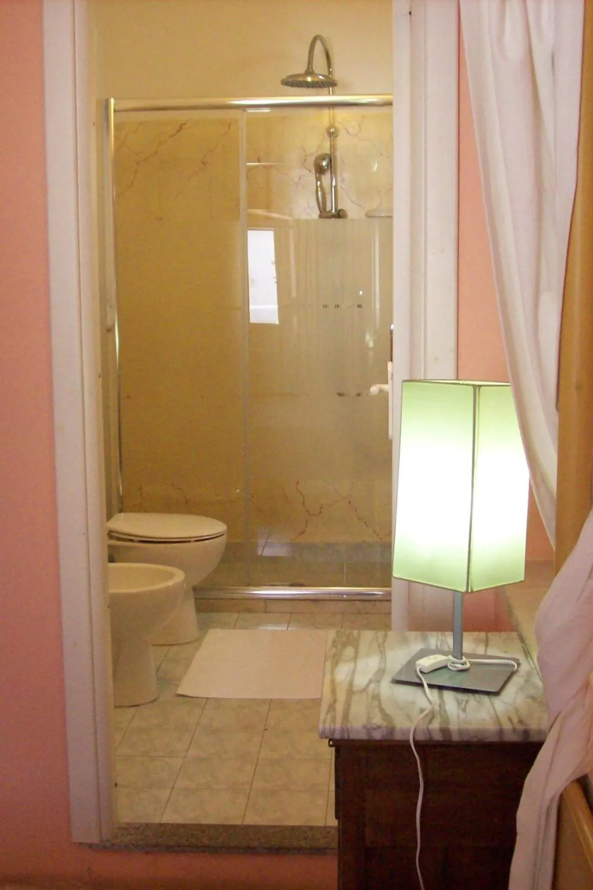 Bathroom in B&B Dimora Muzio and Restaurant