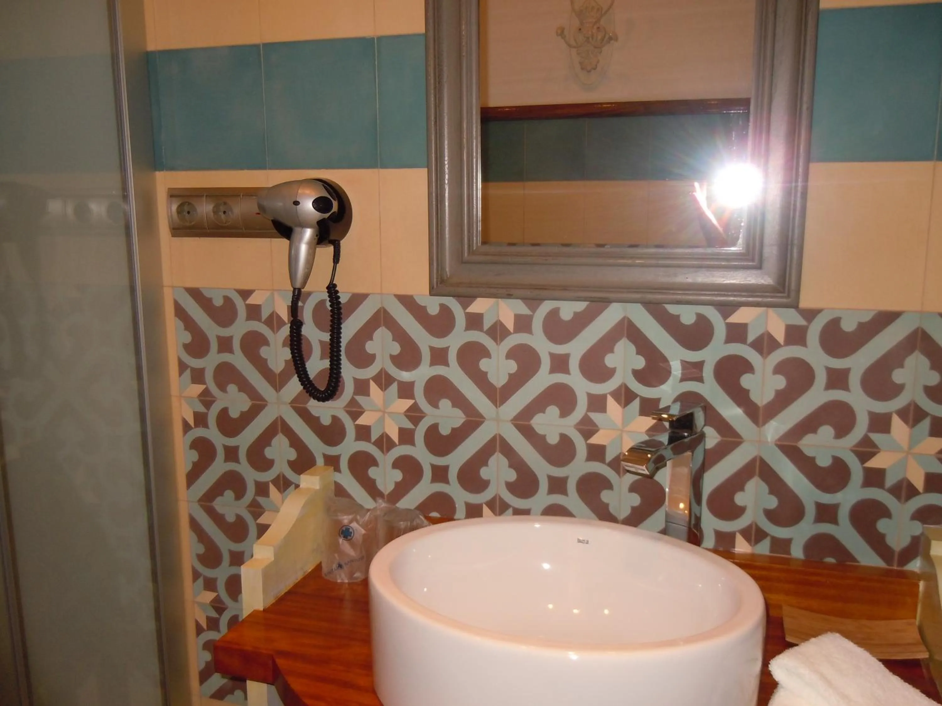 Bathroom in Posada La Torre de los Isla & Spa