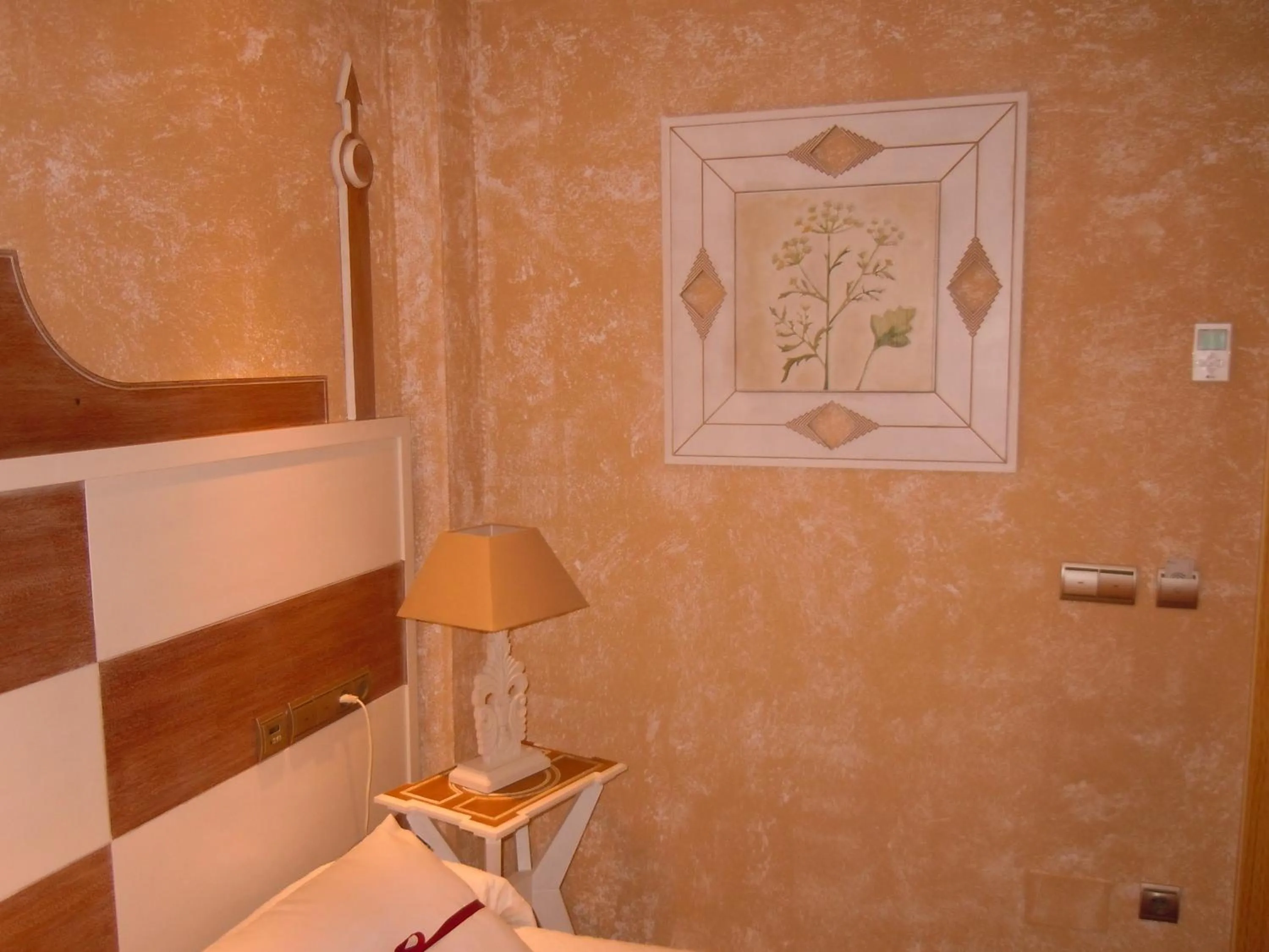 Decorative detail, Bed in Posada La Torre de los Isla & Spa