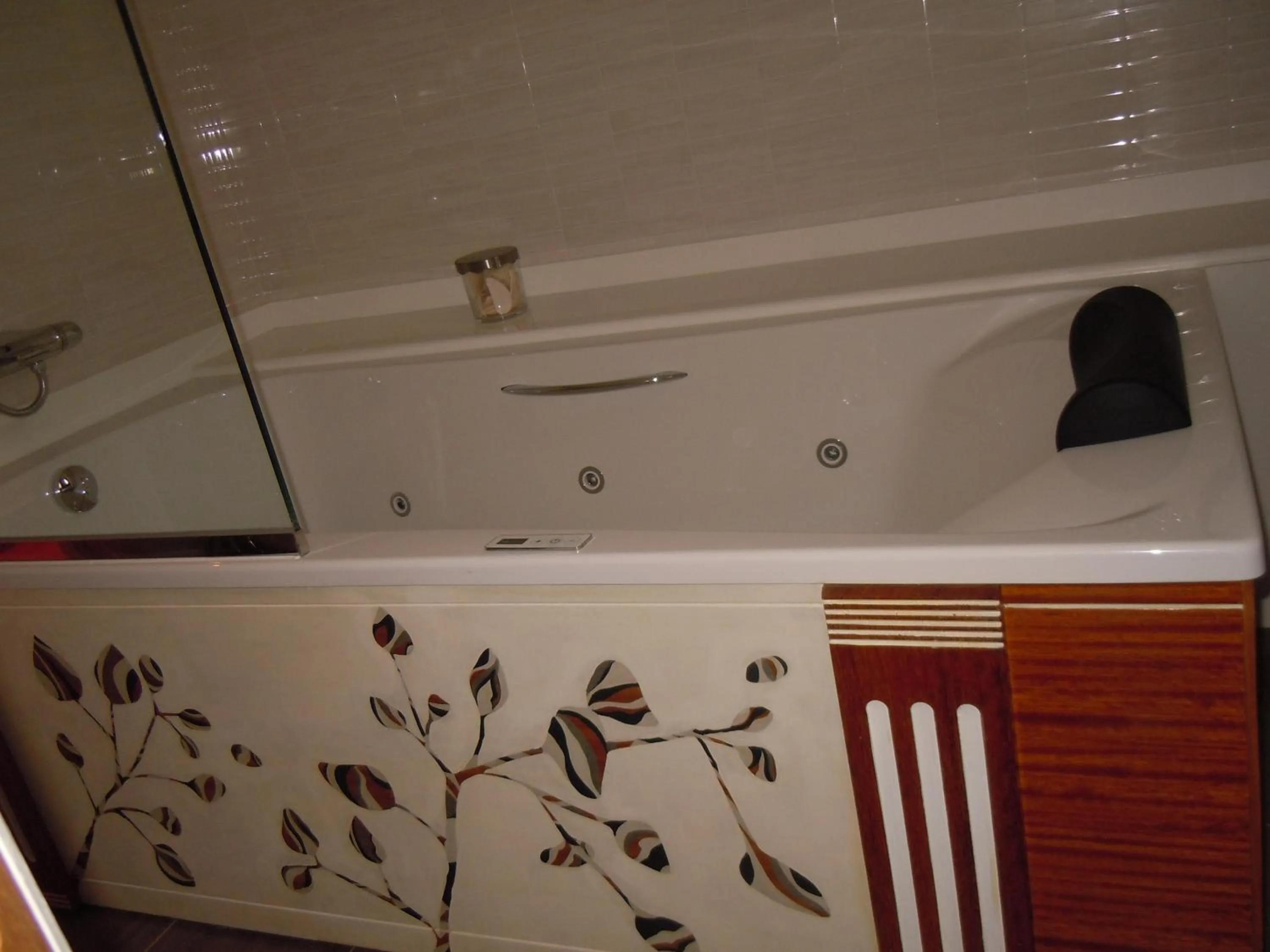 Hot Tub in Posada La Torre de los Isla & Spa