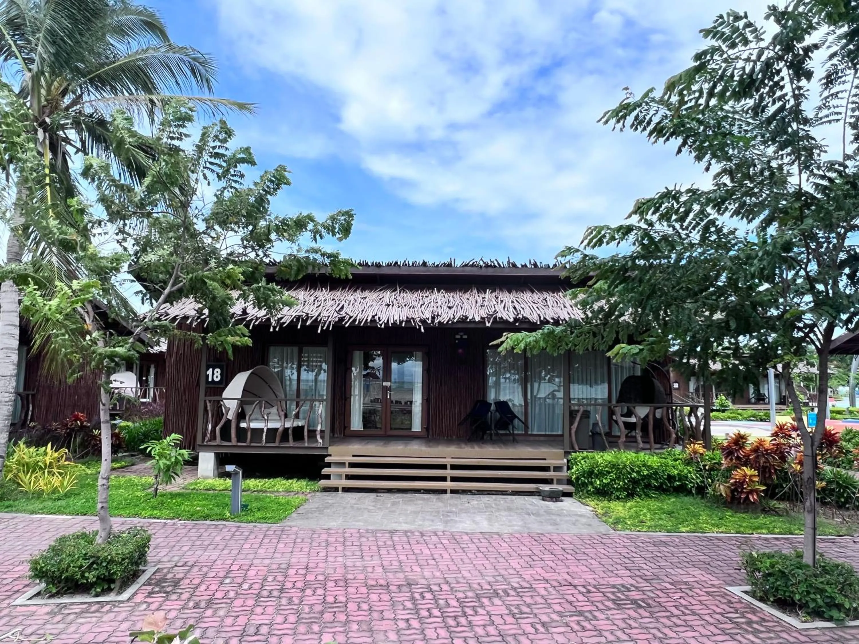Sea view in Crusoe Cabins Casobe
