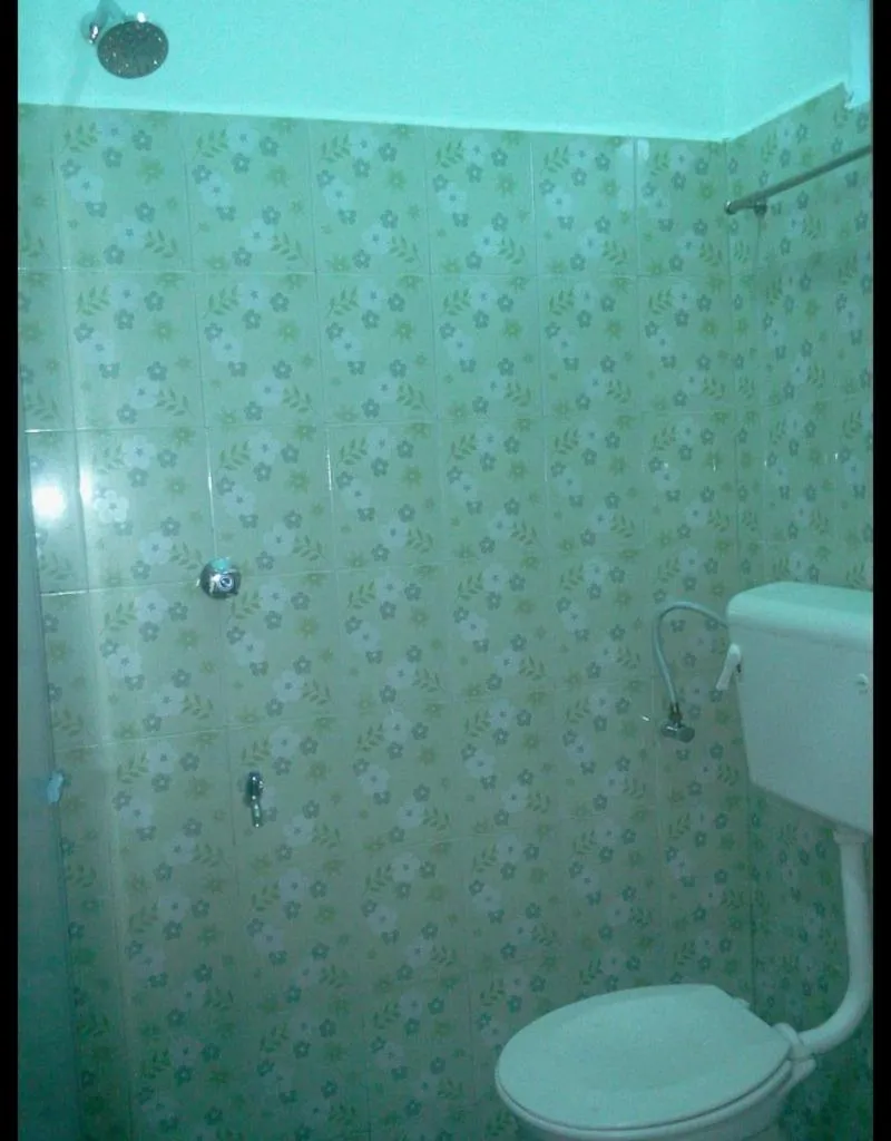 Bathroom in Rose Inn Motel