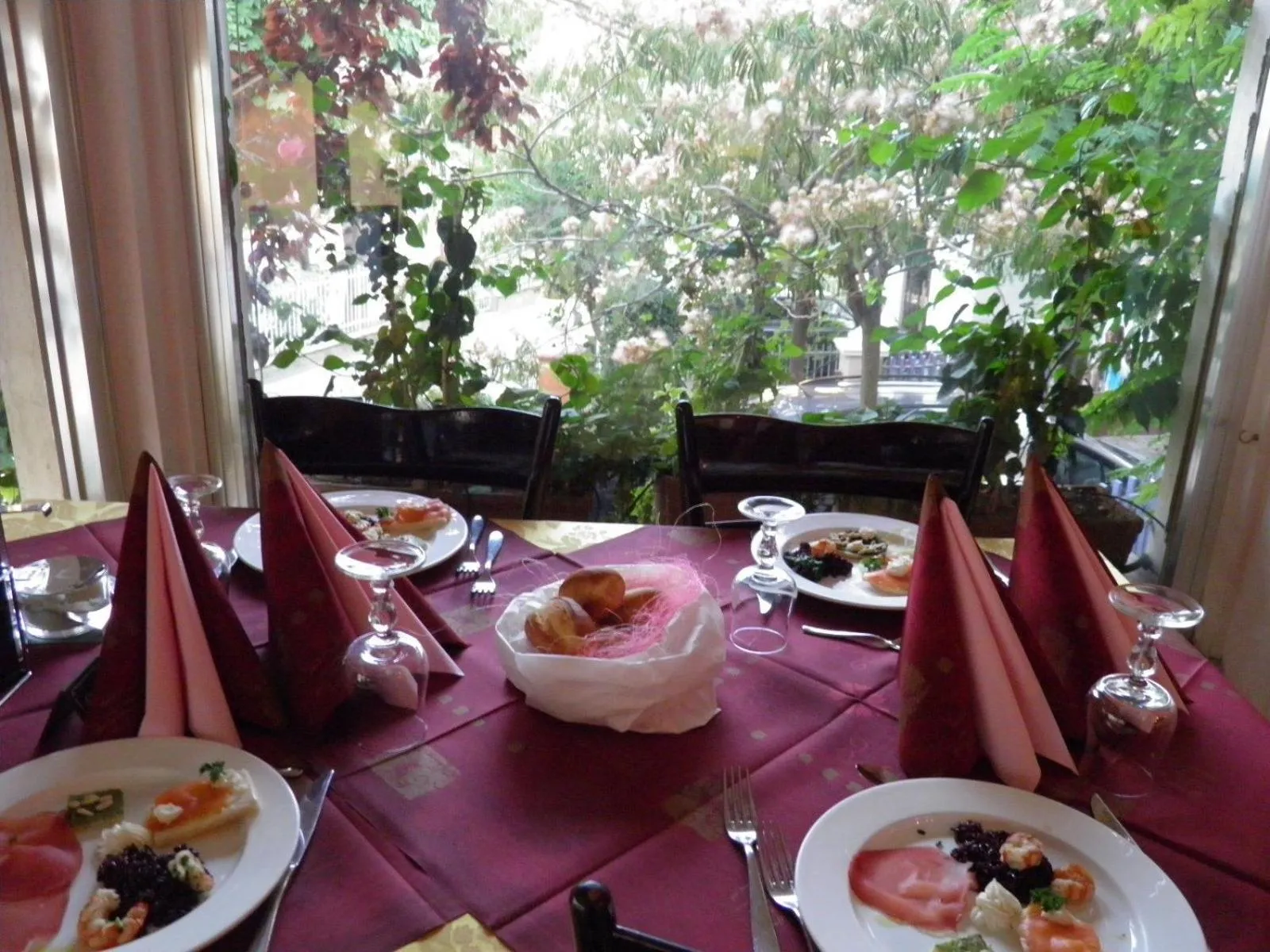 Restaurant/places to eat in Hotel Derby