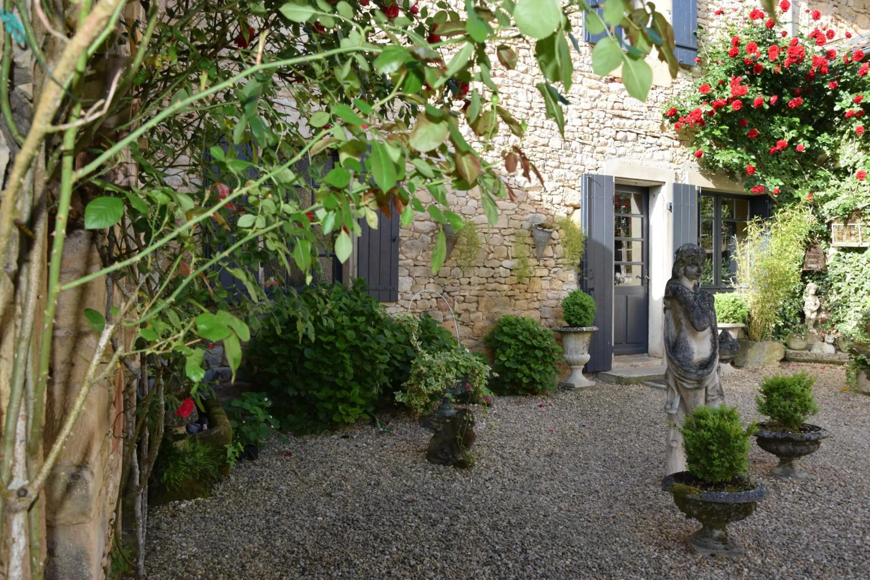 Inner courtyard view in L'Intemporelle B&B