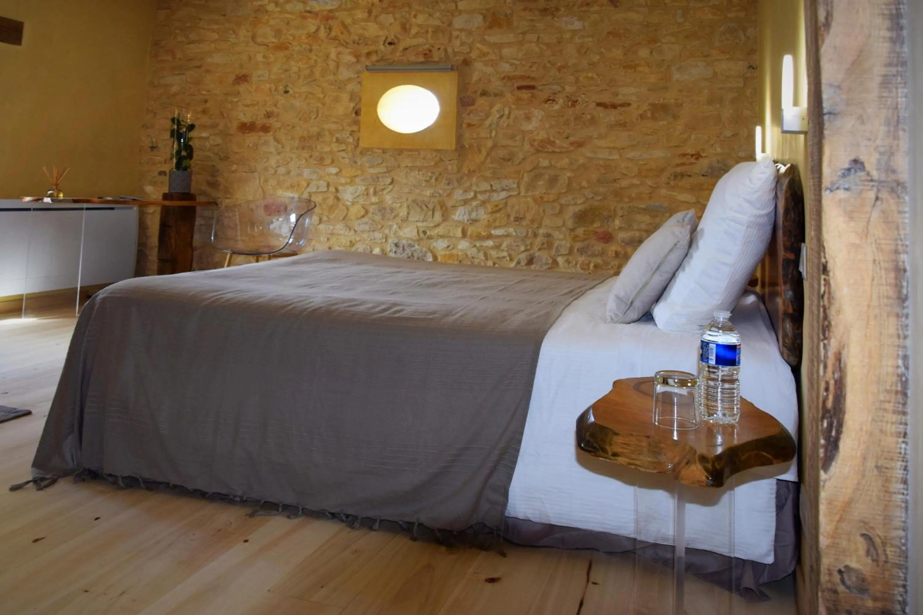 Bed in L'Intemporelle B&B