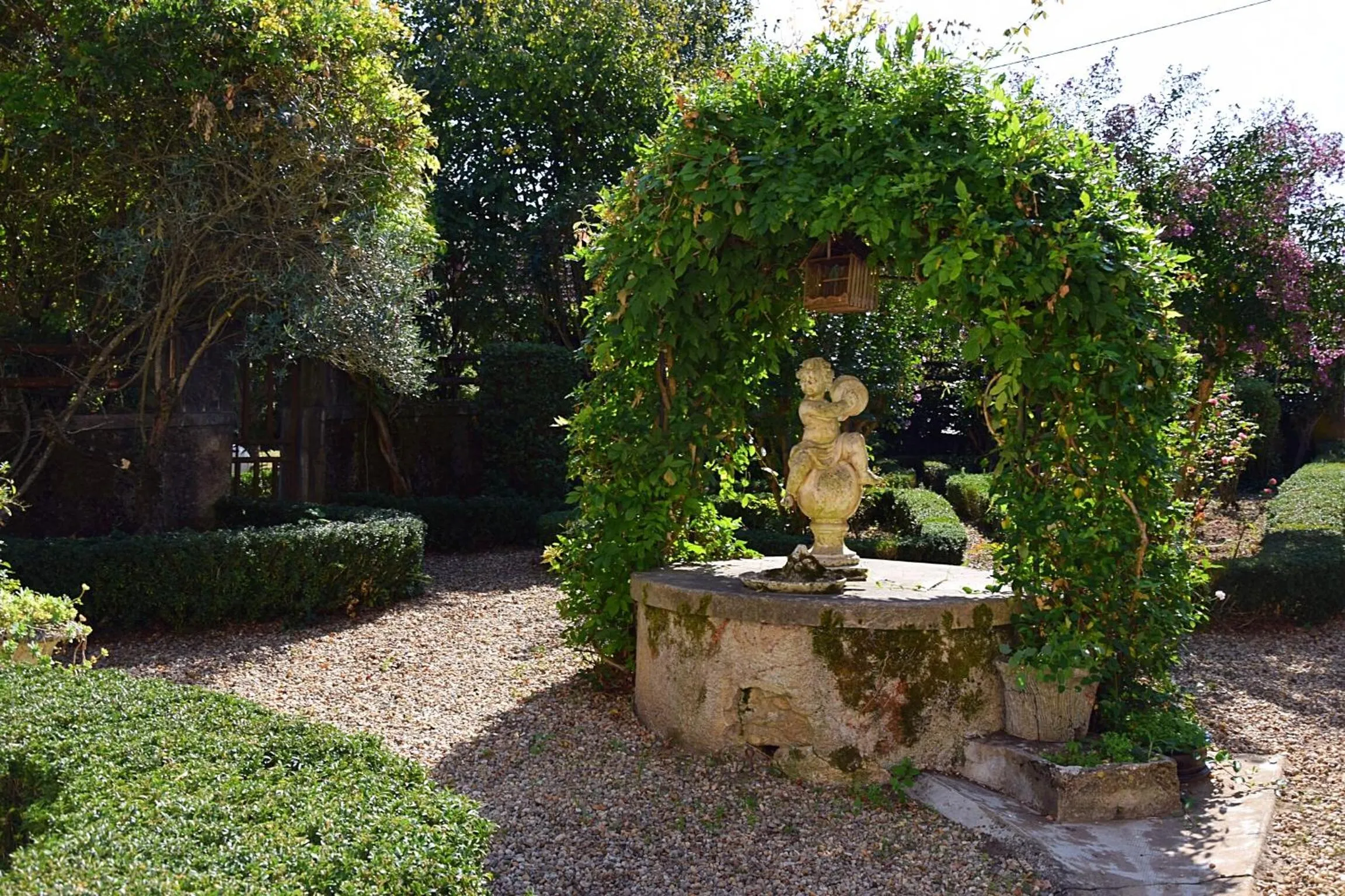 Garden in L'Intemporelle B&B