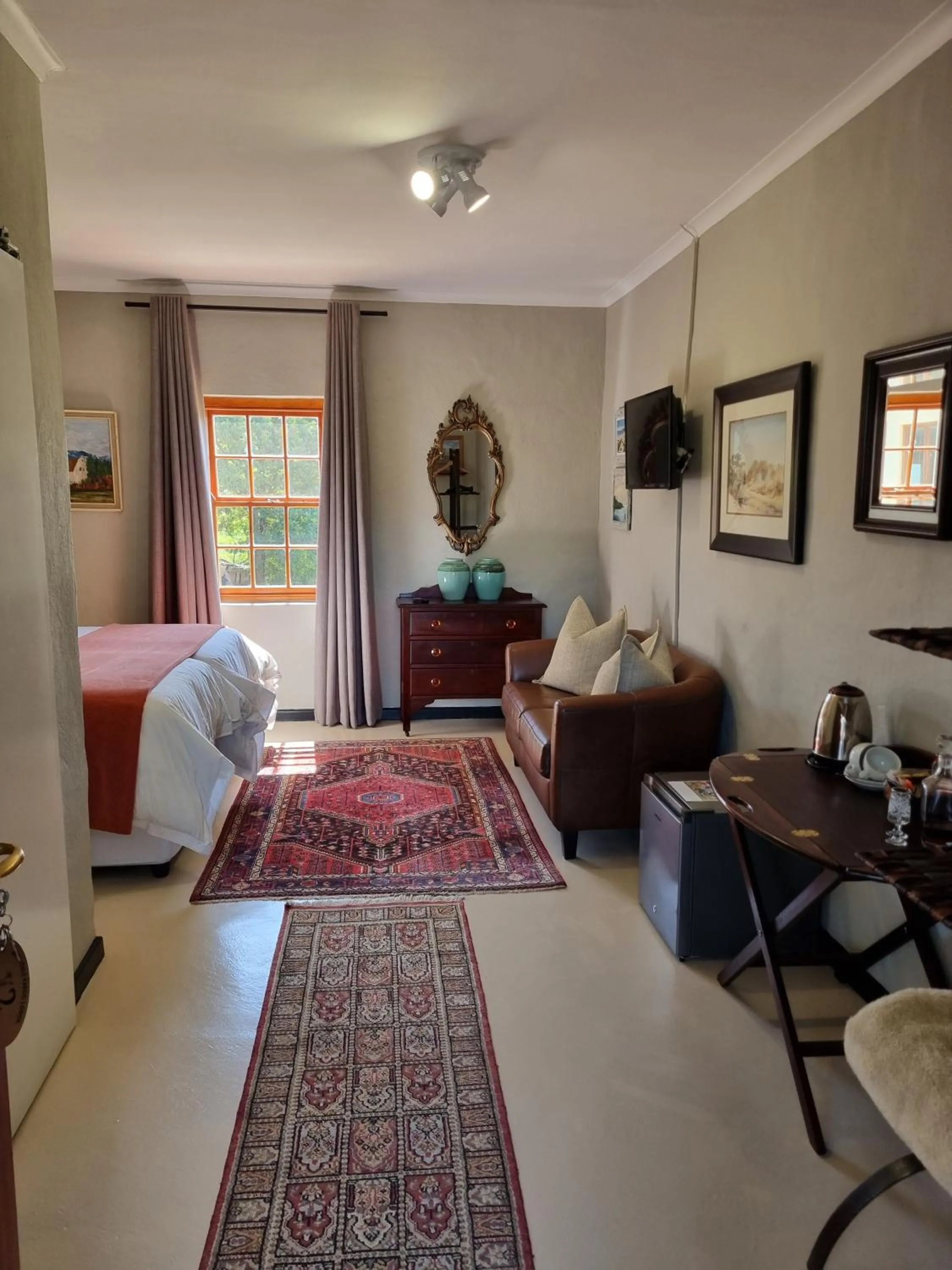 Bed in Barrydale Karoo - BOUTIQUE HOTEL