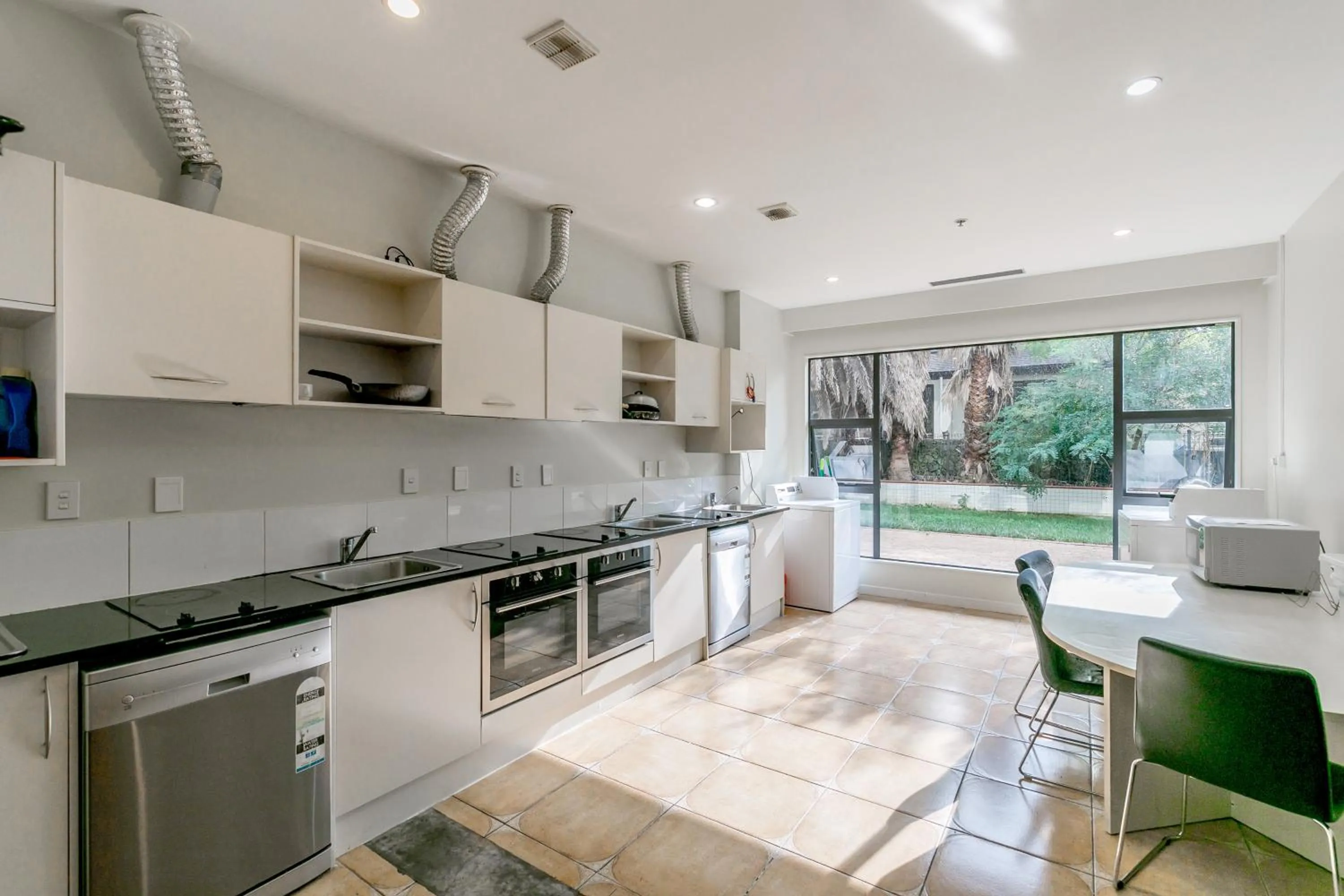 Kitchen or kitchenette in Boulevard Hotel