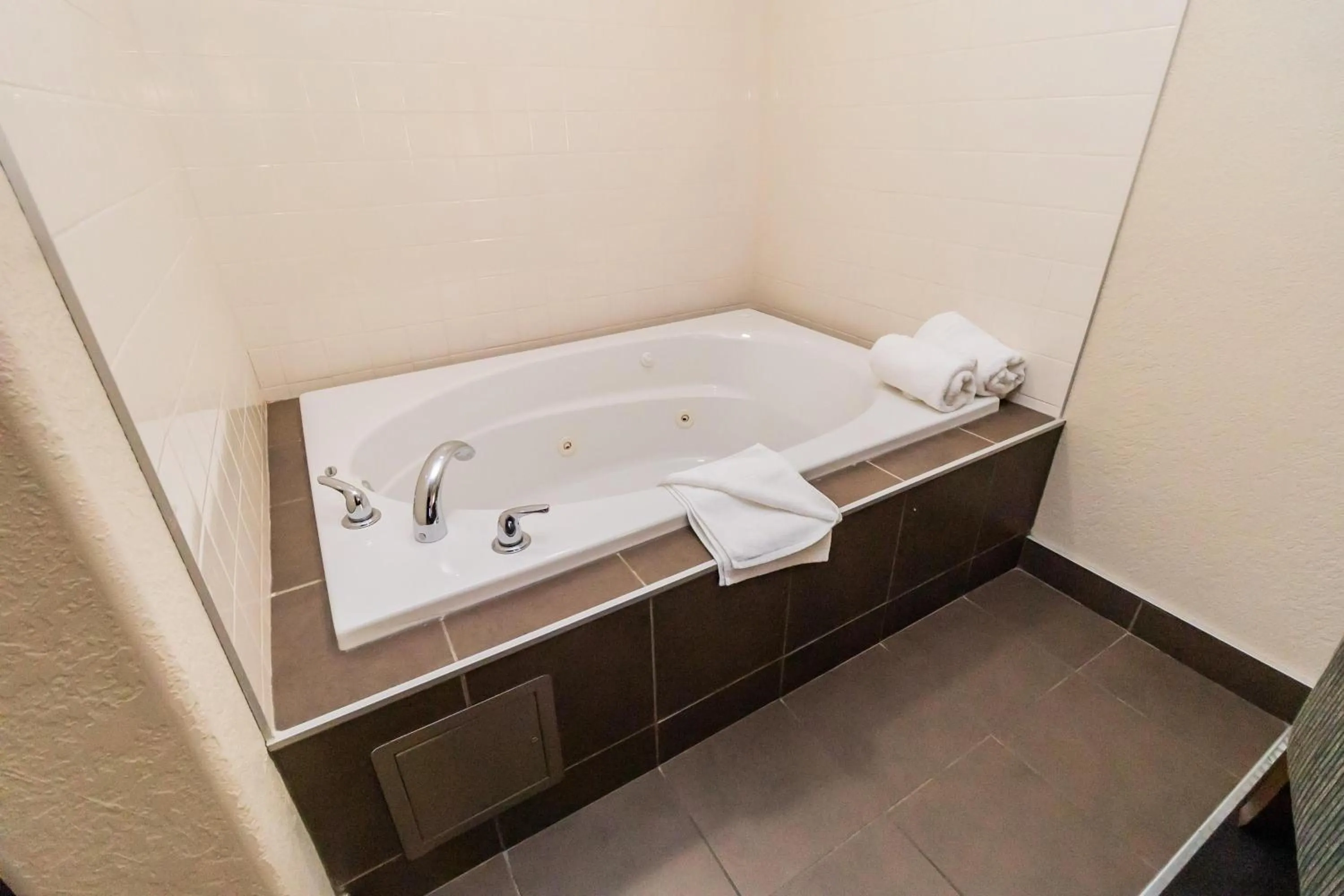 Photo of the whole room in Deer Lake Horizon Hotel, BW Signature Collection