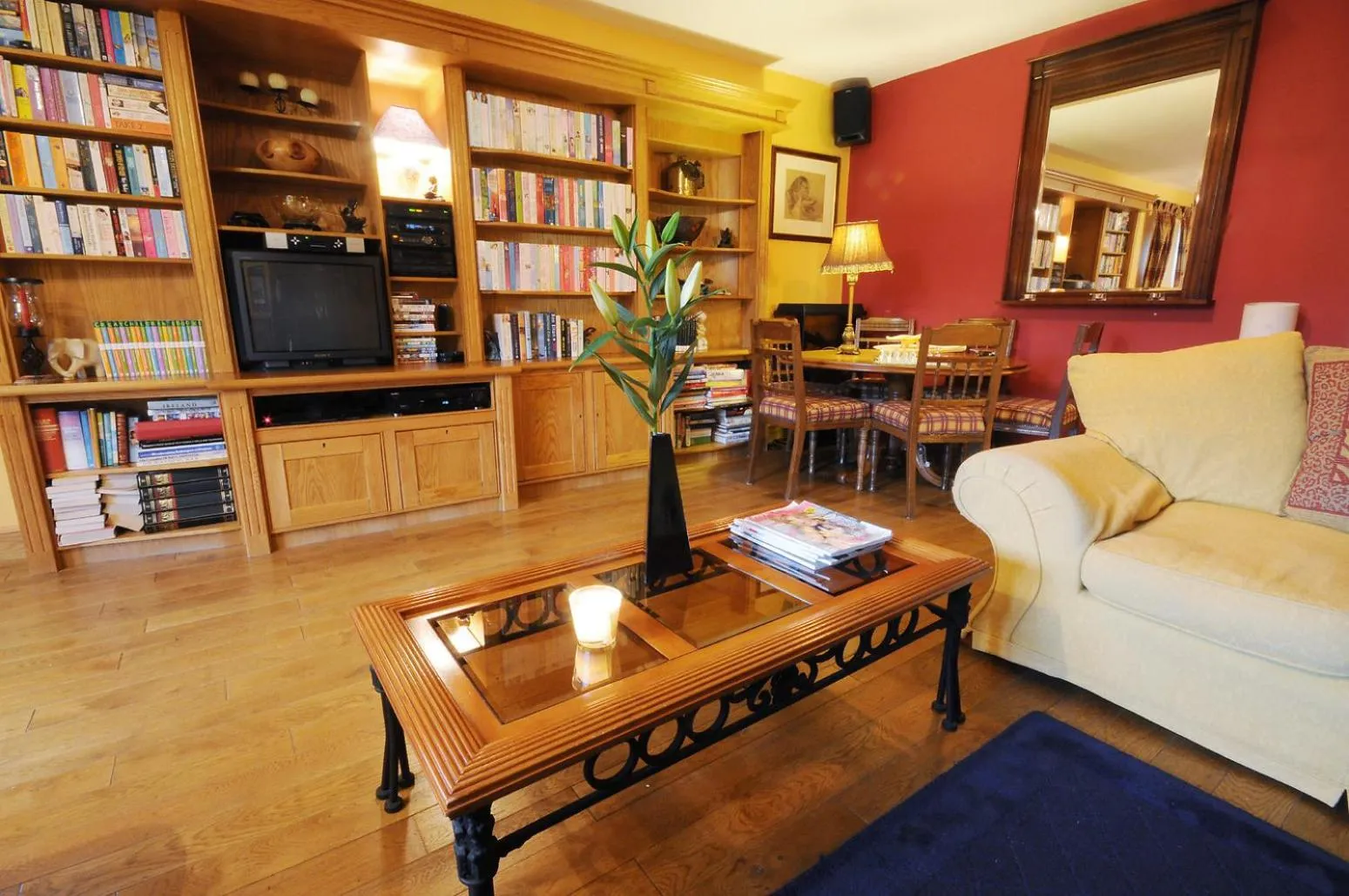 Communal lounge/ TV room in Stirabout Lane B&B