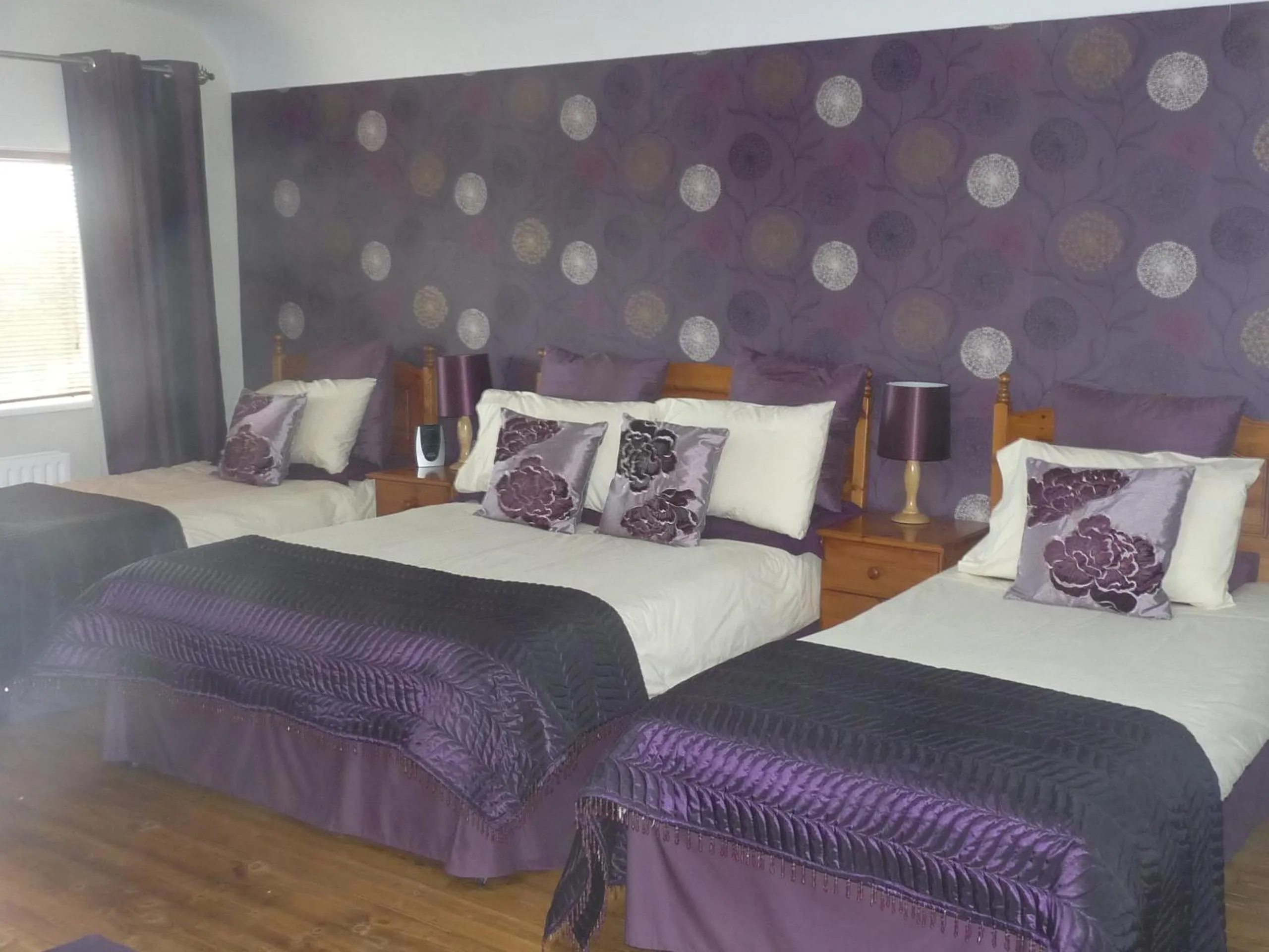 Bed in Stirabout Lane B&B