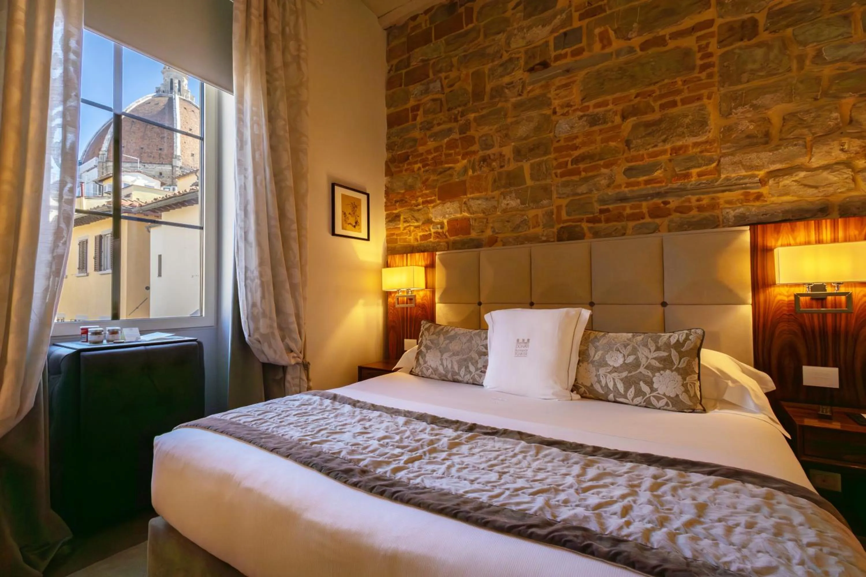 Bedroom, Bed in Donati Luxury Tower Suites