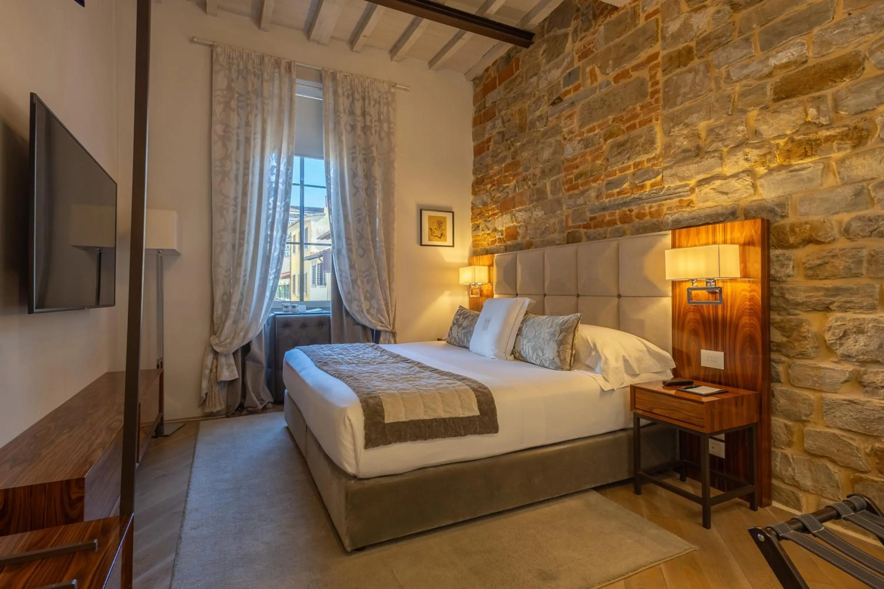 Bedroom, Bed in Donati Luxury Tower Suites