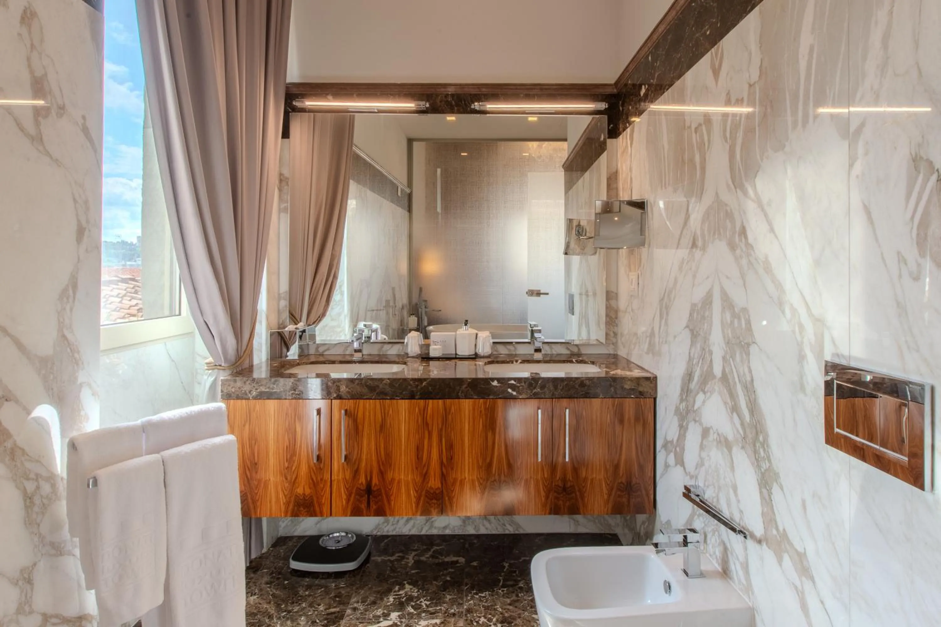 Bathroom in Donati Luxury Tower Suites