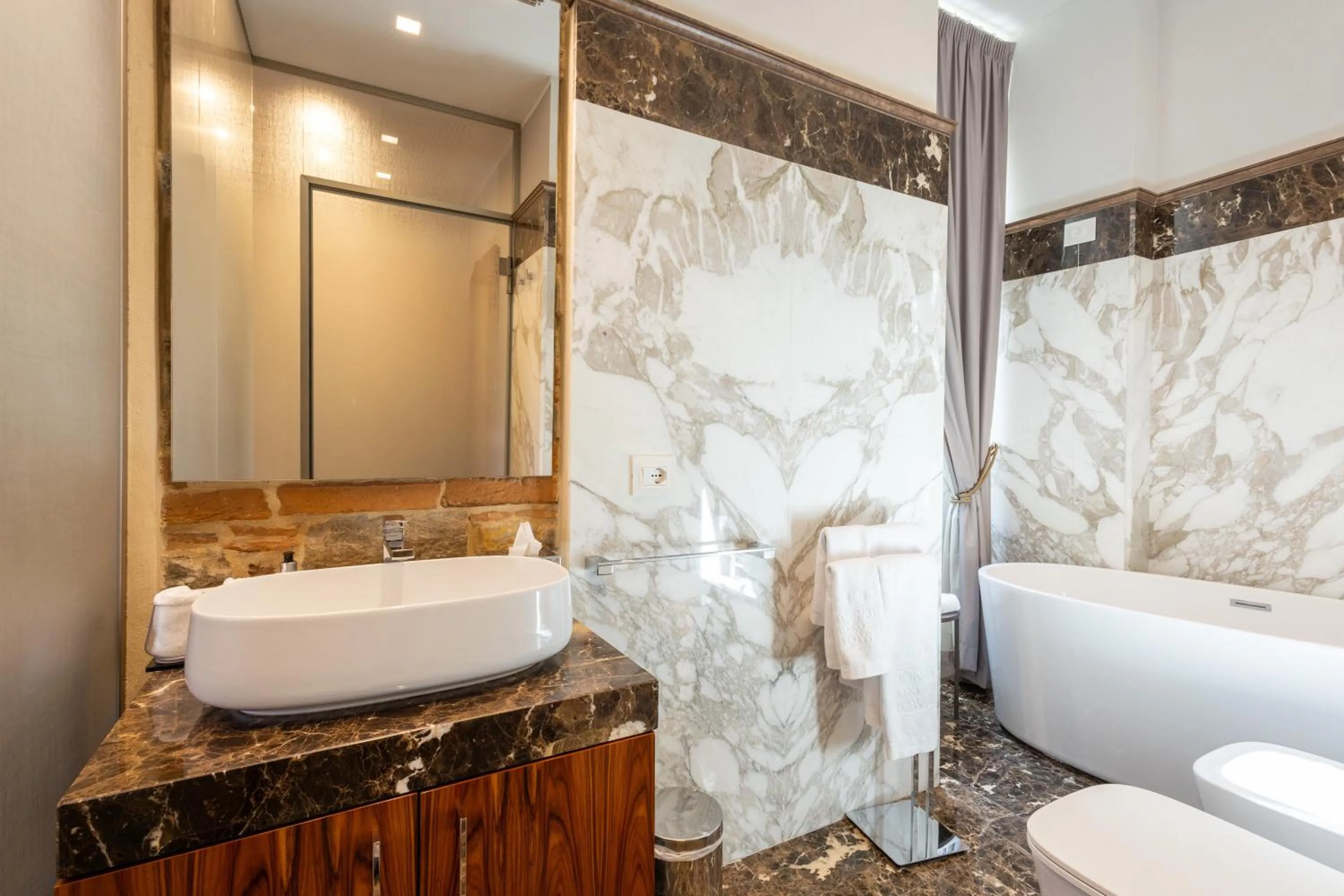 Bathroom in Donati Luxury Tower Suites