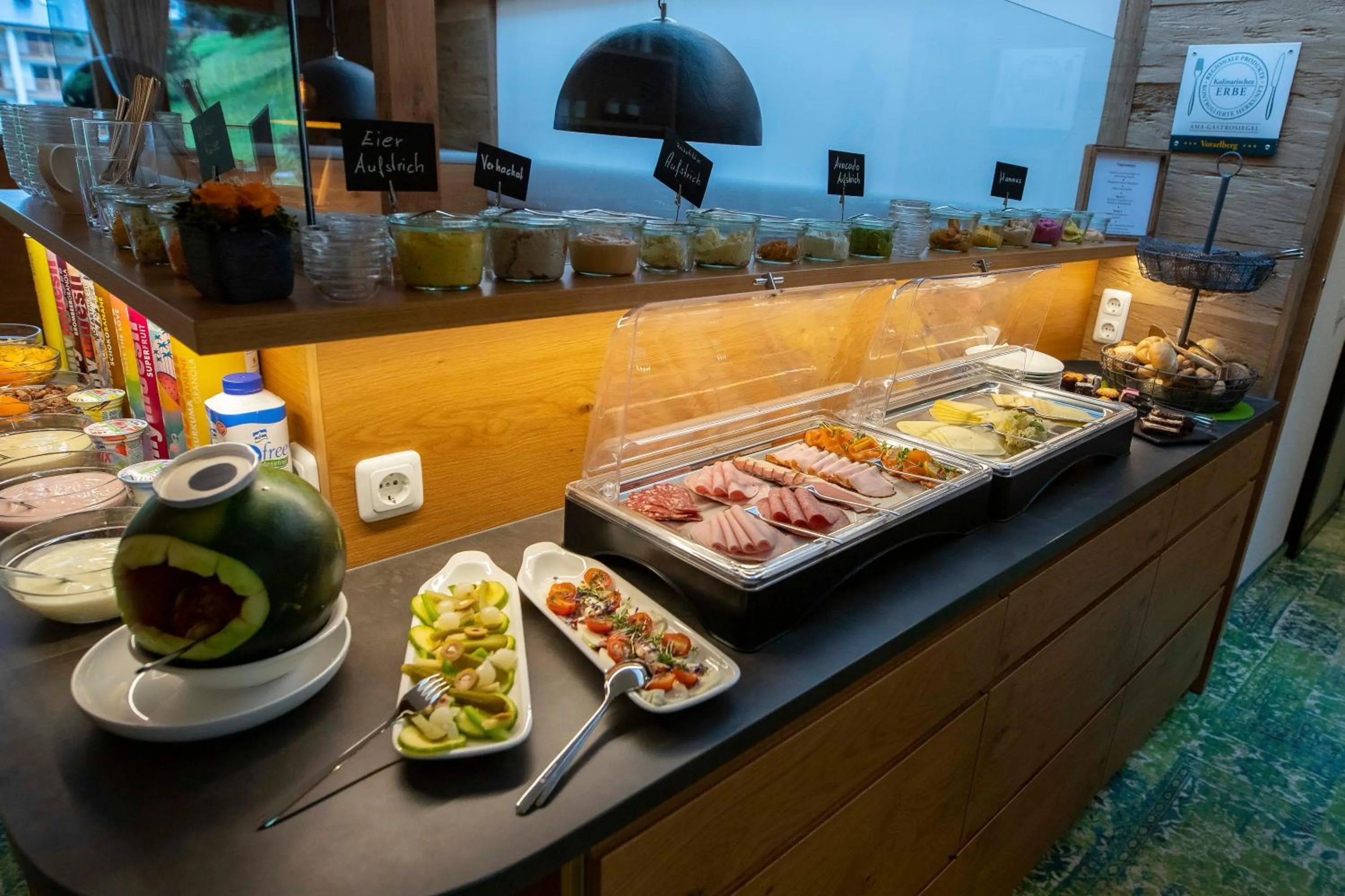 Buffet breakfast in Hotel Lucia - 3 Sterne Superior