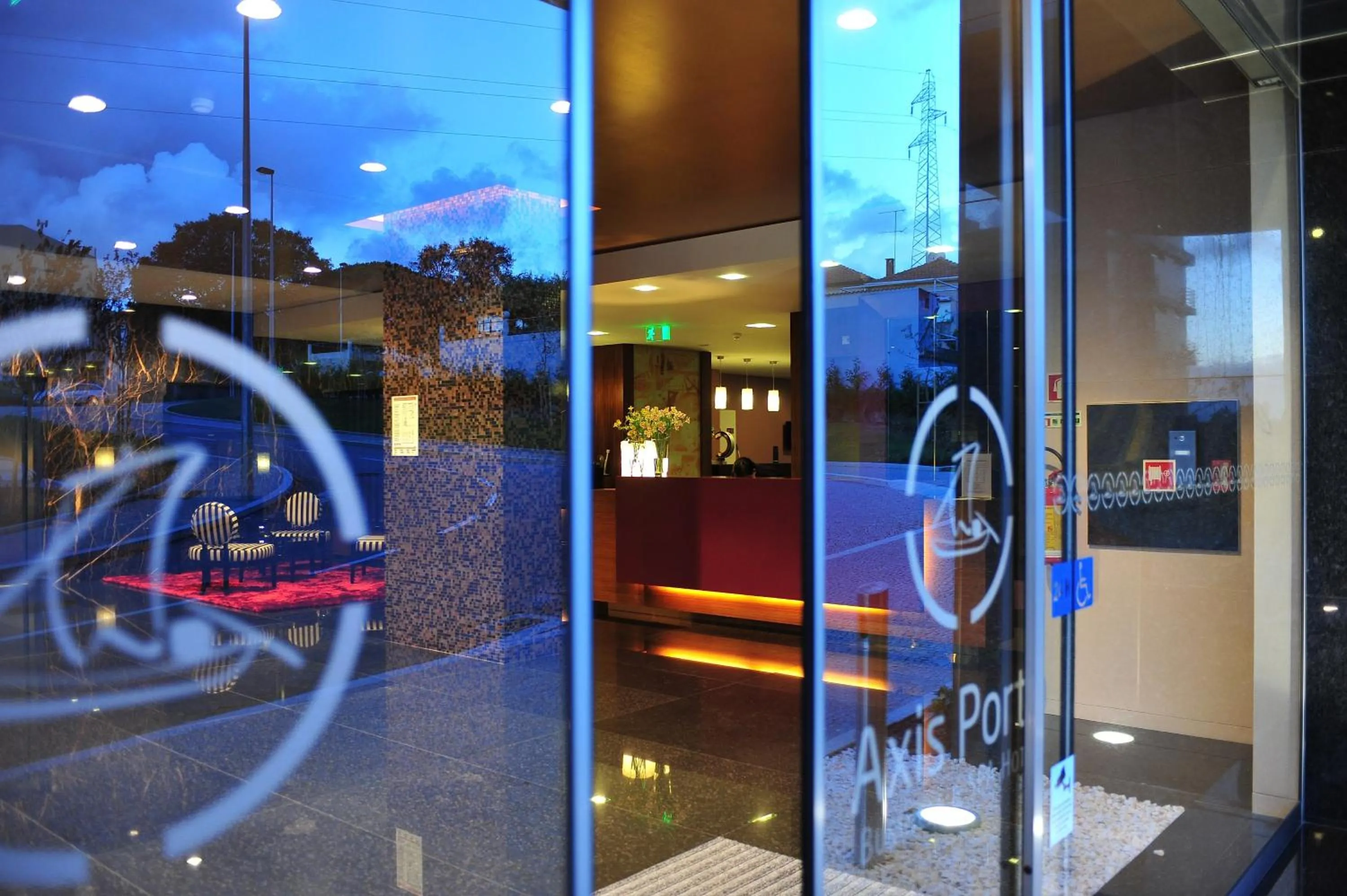 Facade/entrance in Axis Porto Business & Spa Hotel