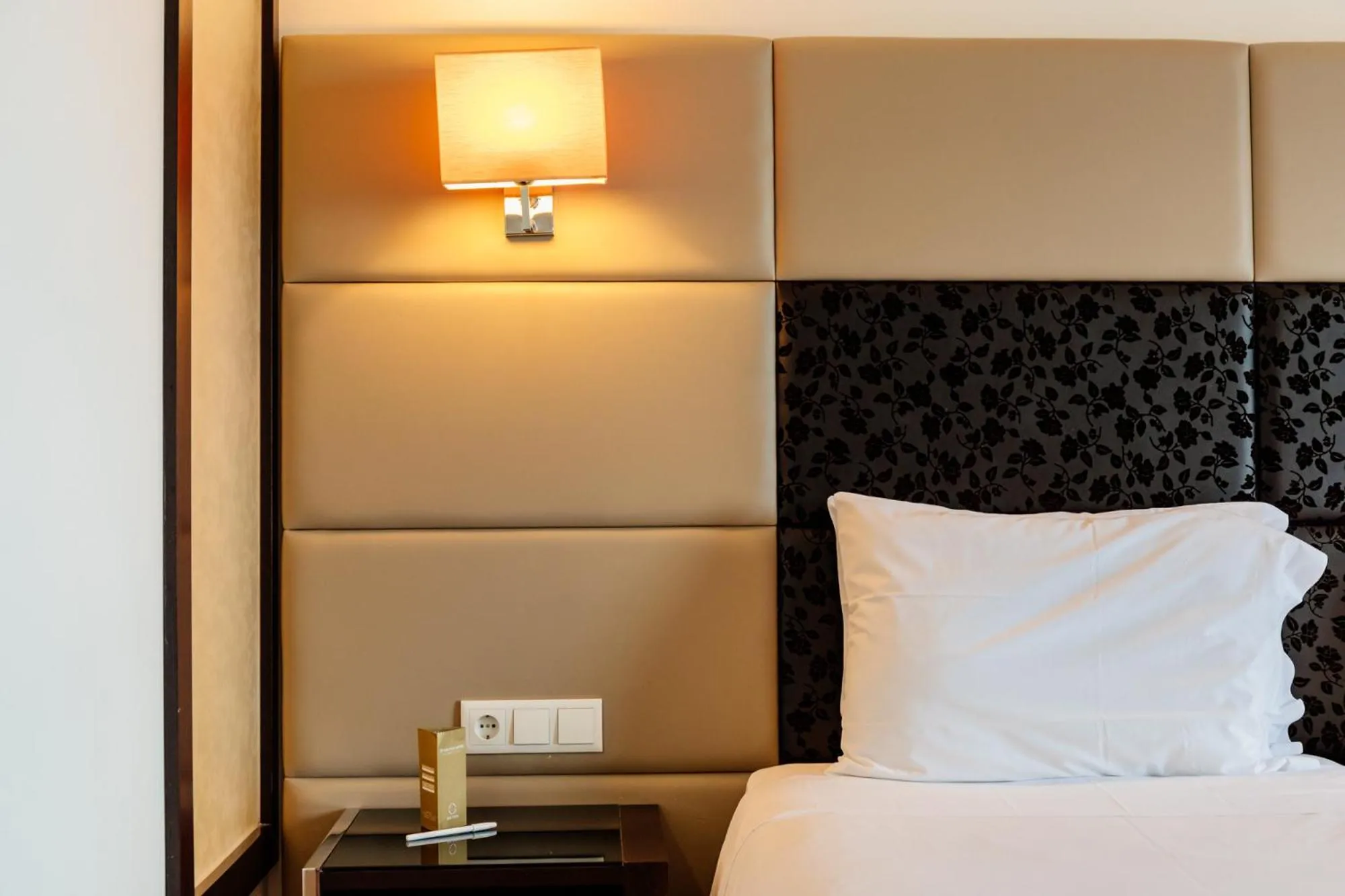 Bedroom, Bed in Axis Porto Business & Spa Hotel